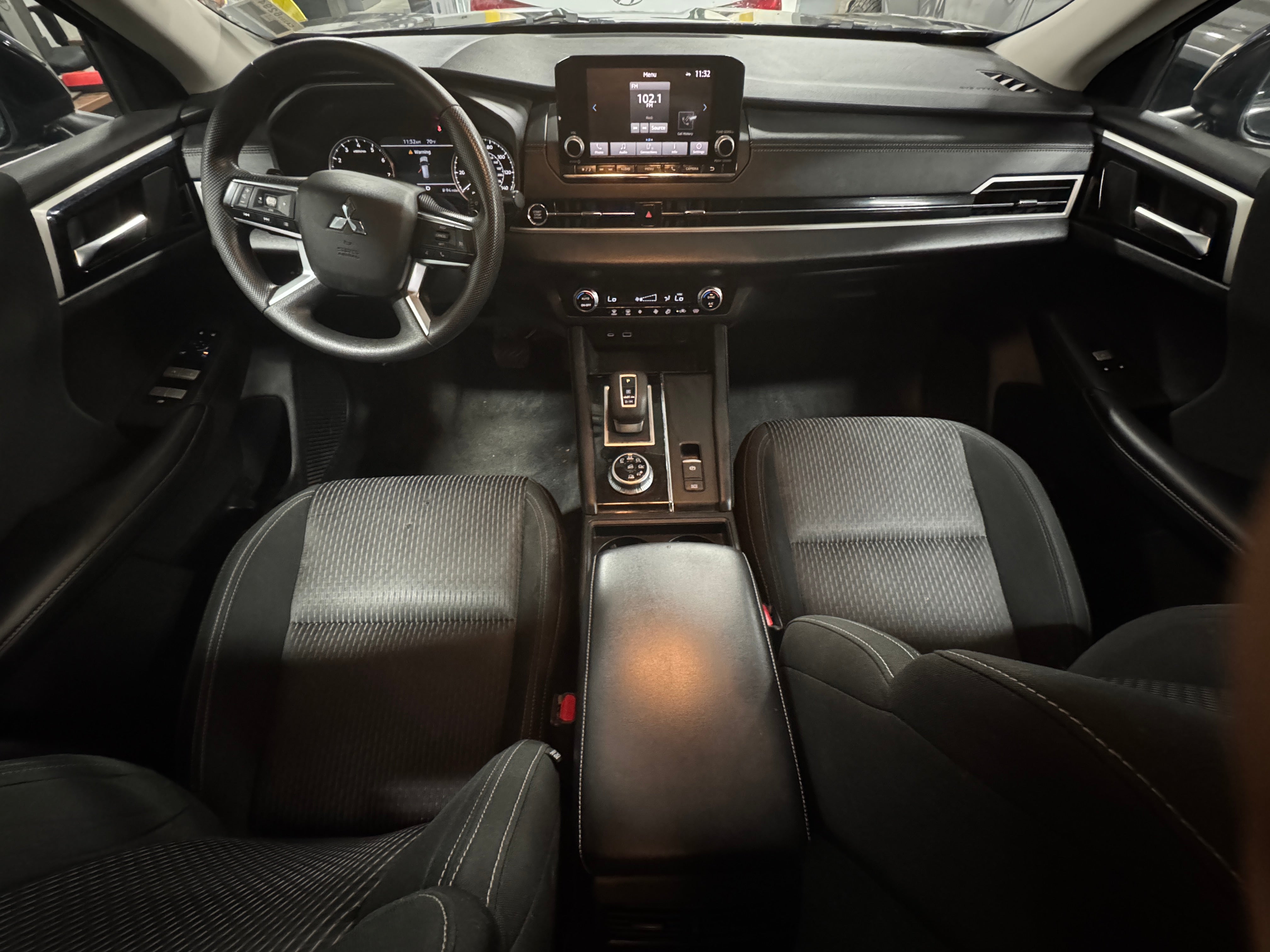 2022 Mitsubishi Outlander ES 3
