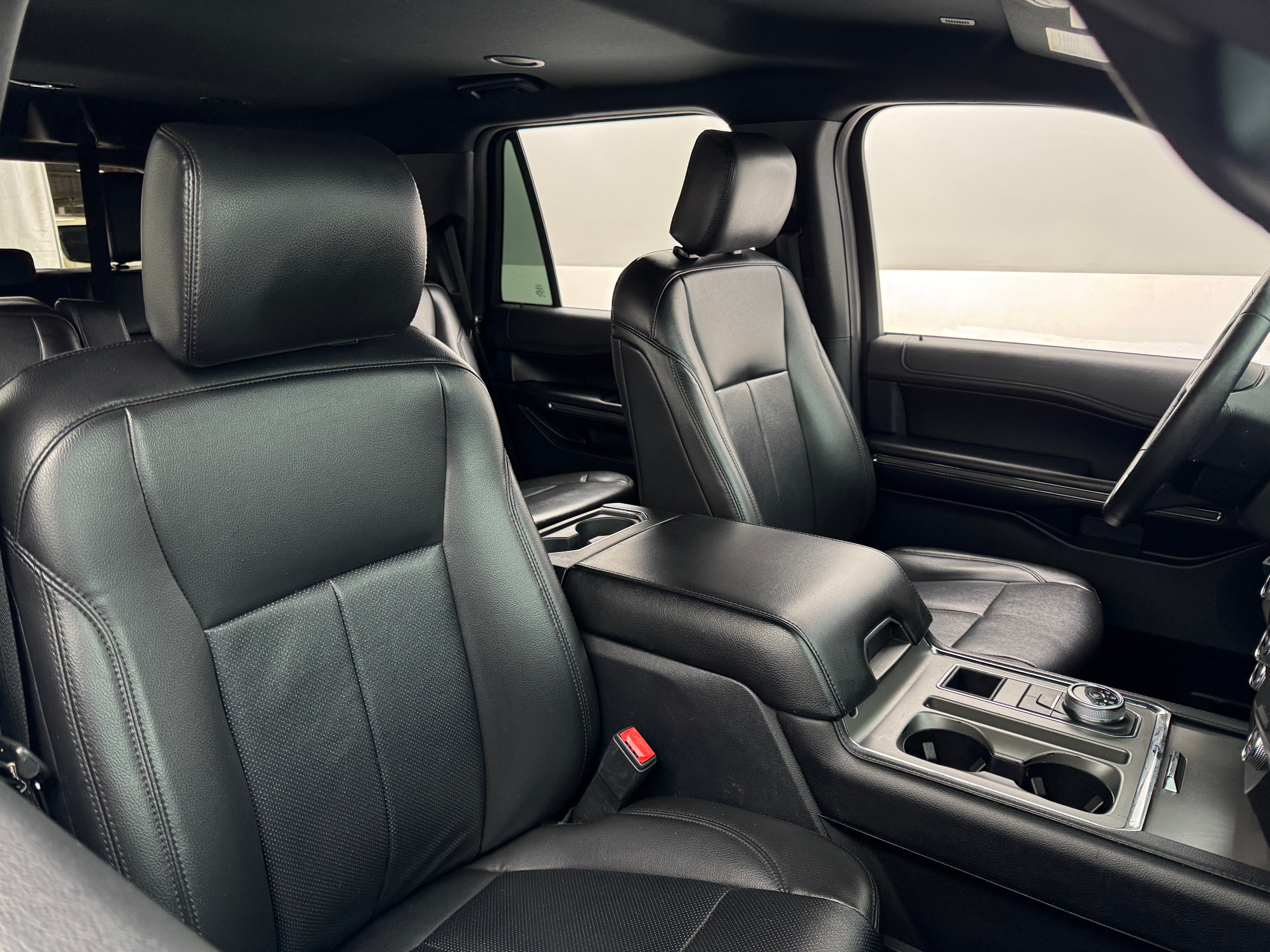 2020 Ford Expedition XLT 2