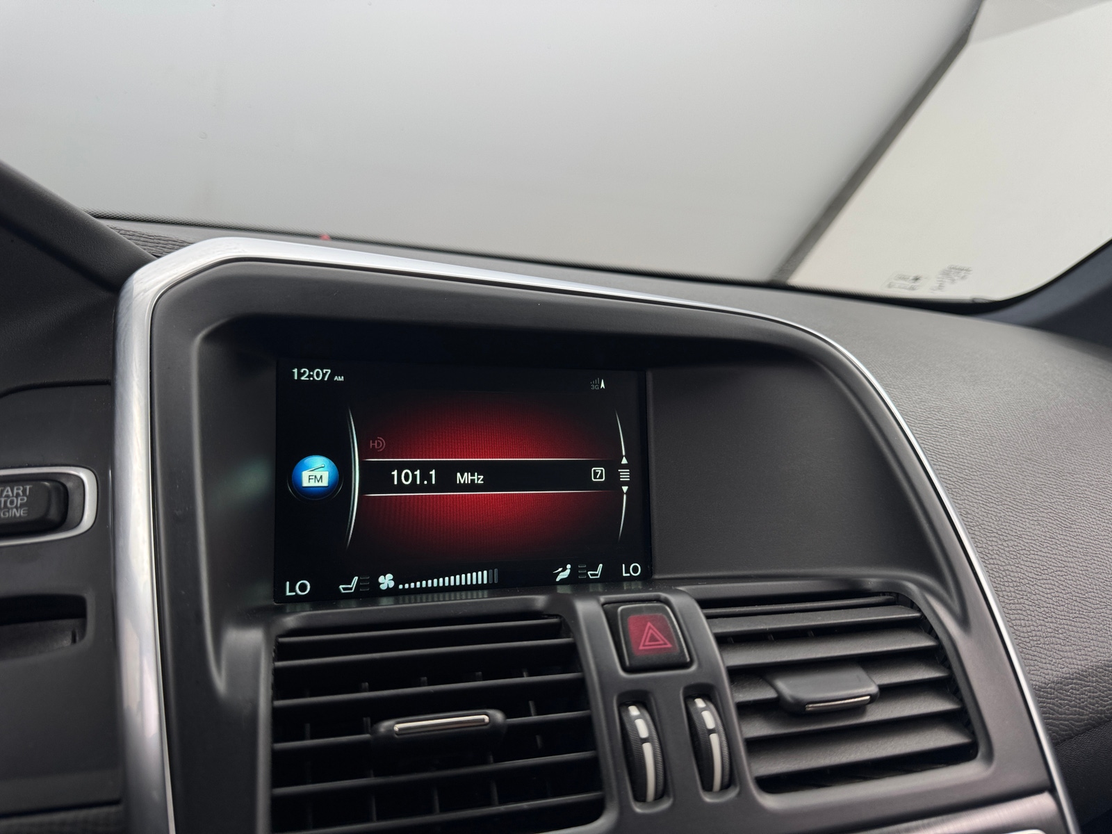 Thumbnail: 2016 Volvo XC60 - 3