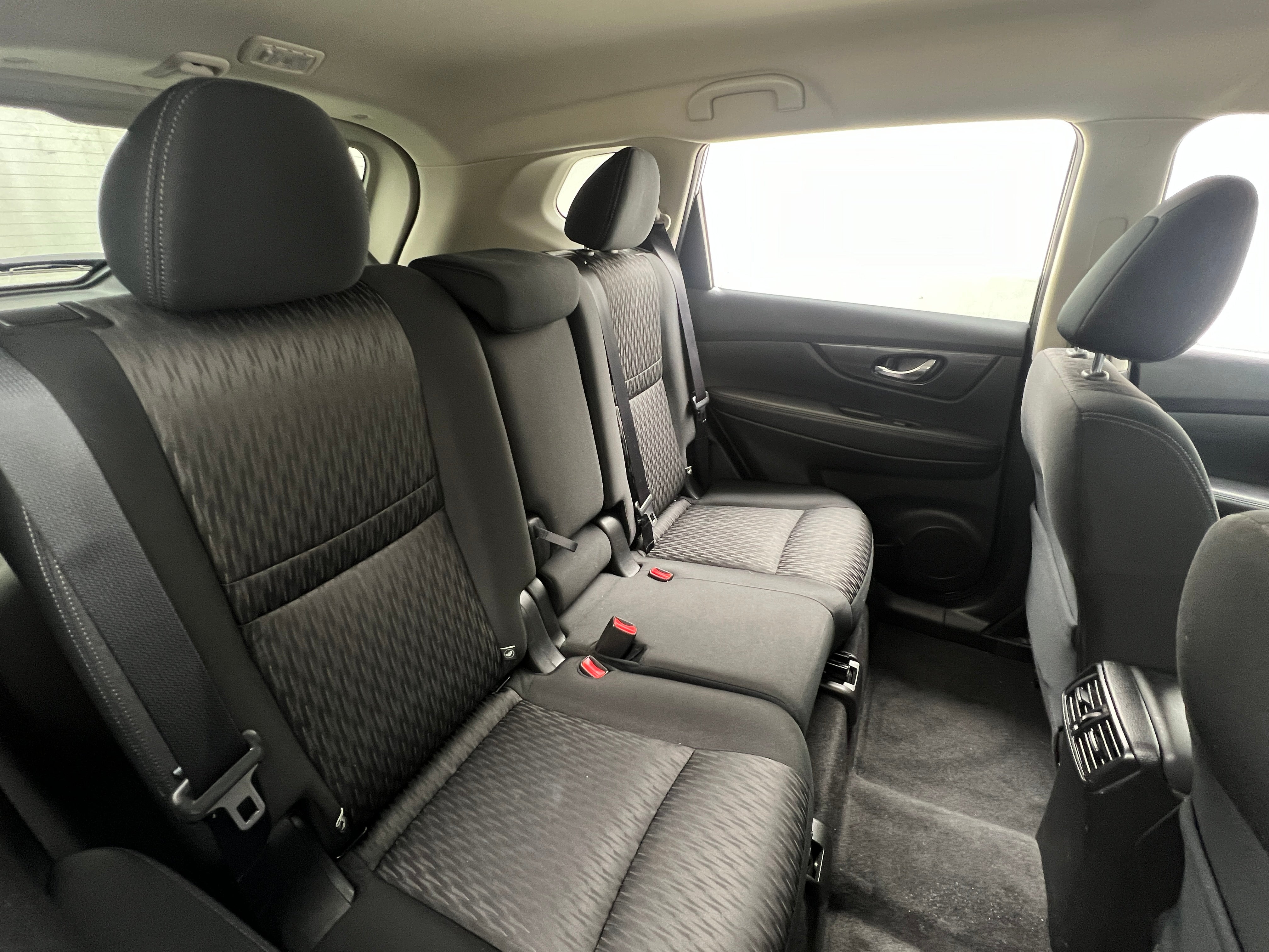 2020 Nissan Rogue SV 6