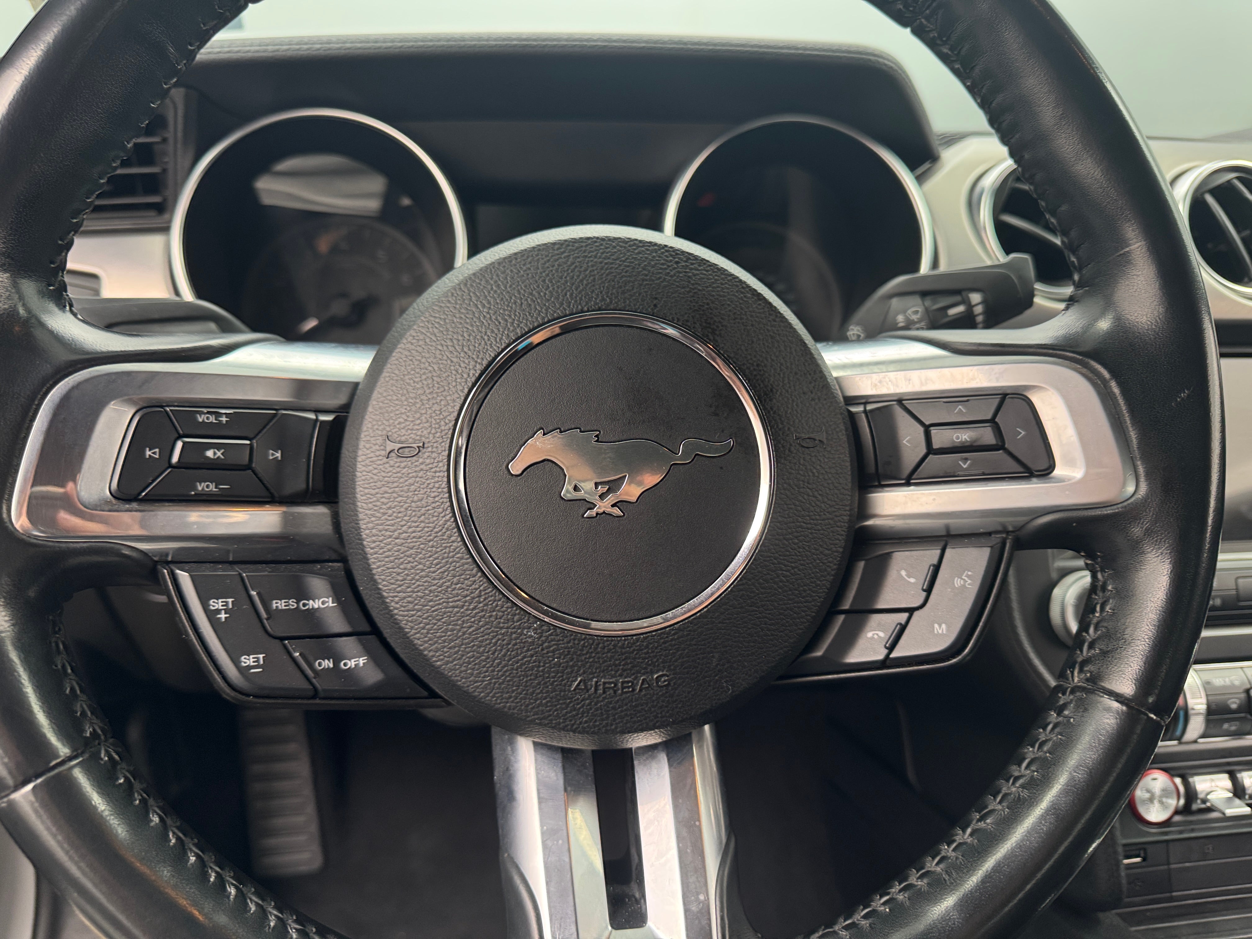 2023 Ford Mustang  4