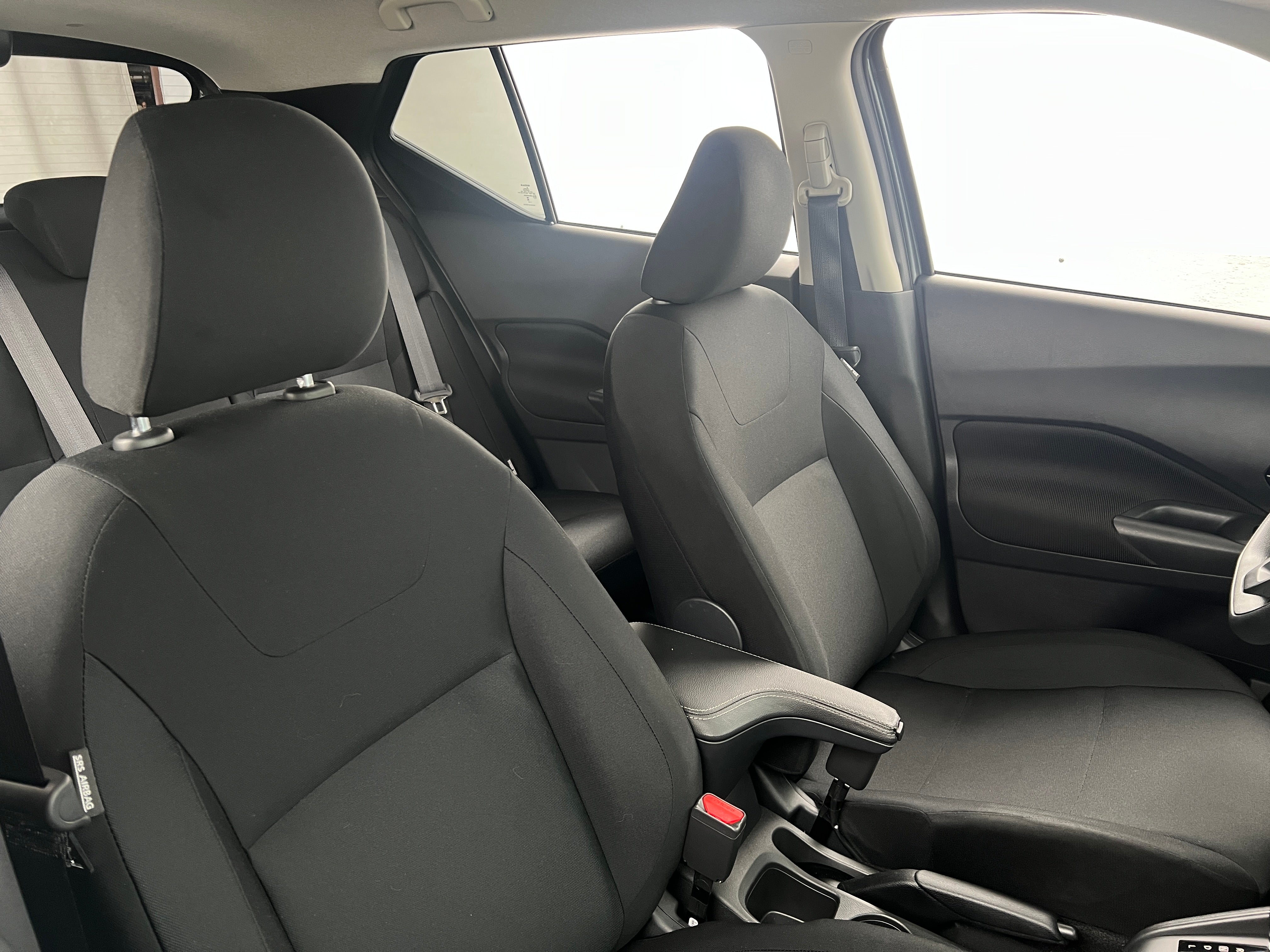 2023 Nissan Kicks S 2