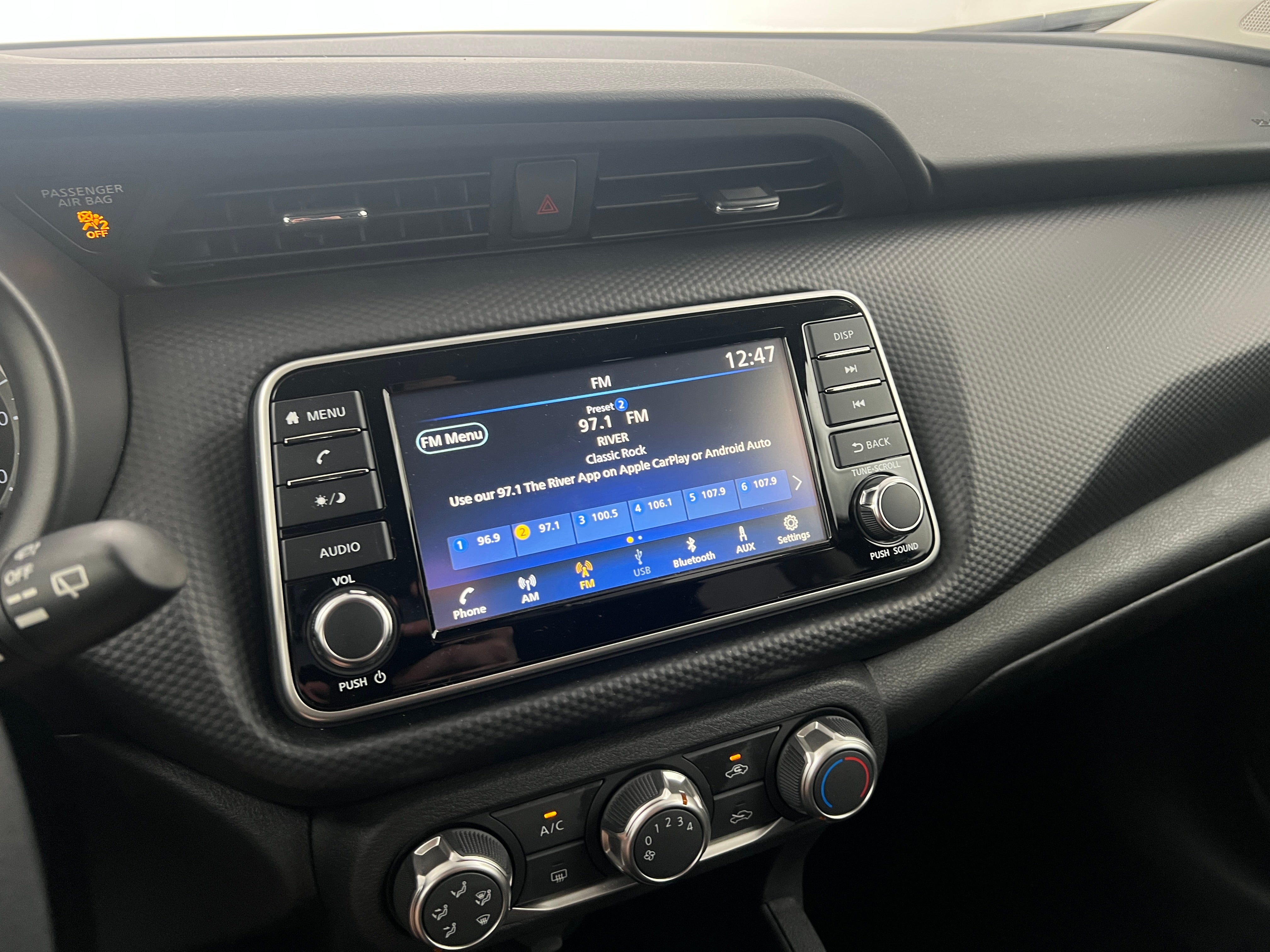 2023 Nissan Kicks S 4