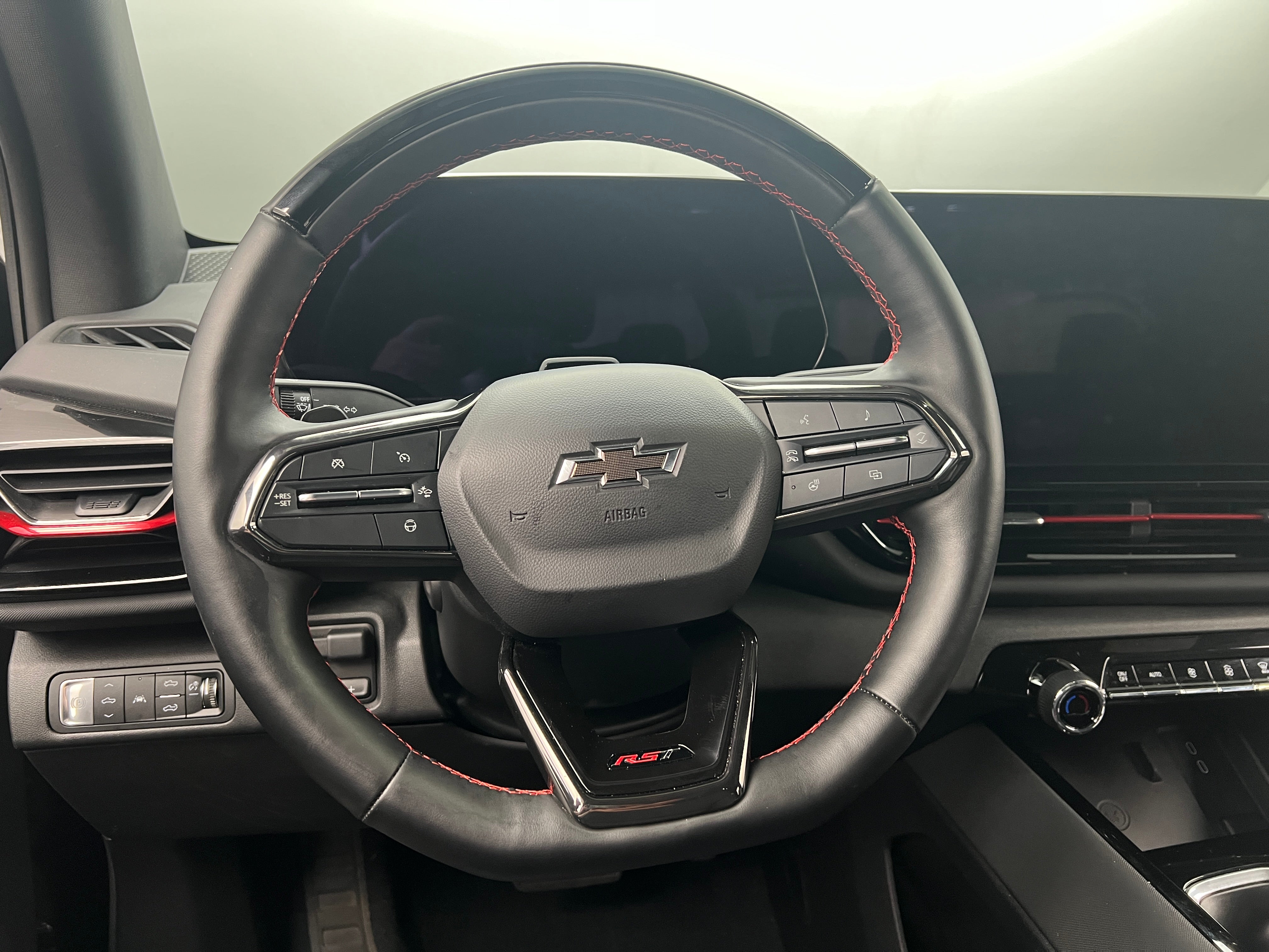 2024 Chevrolet Silverado EV  4