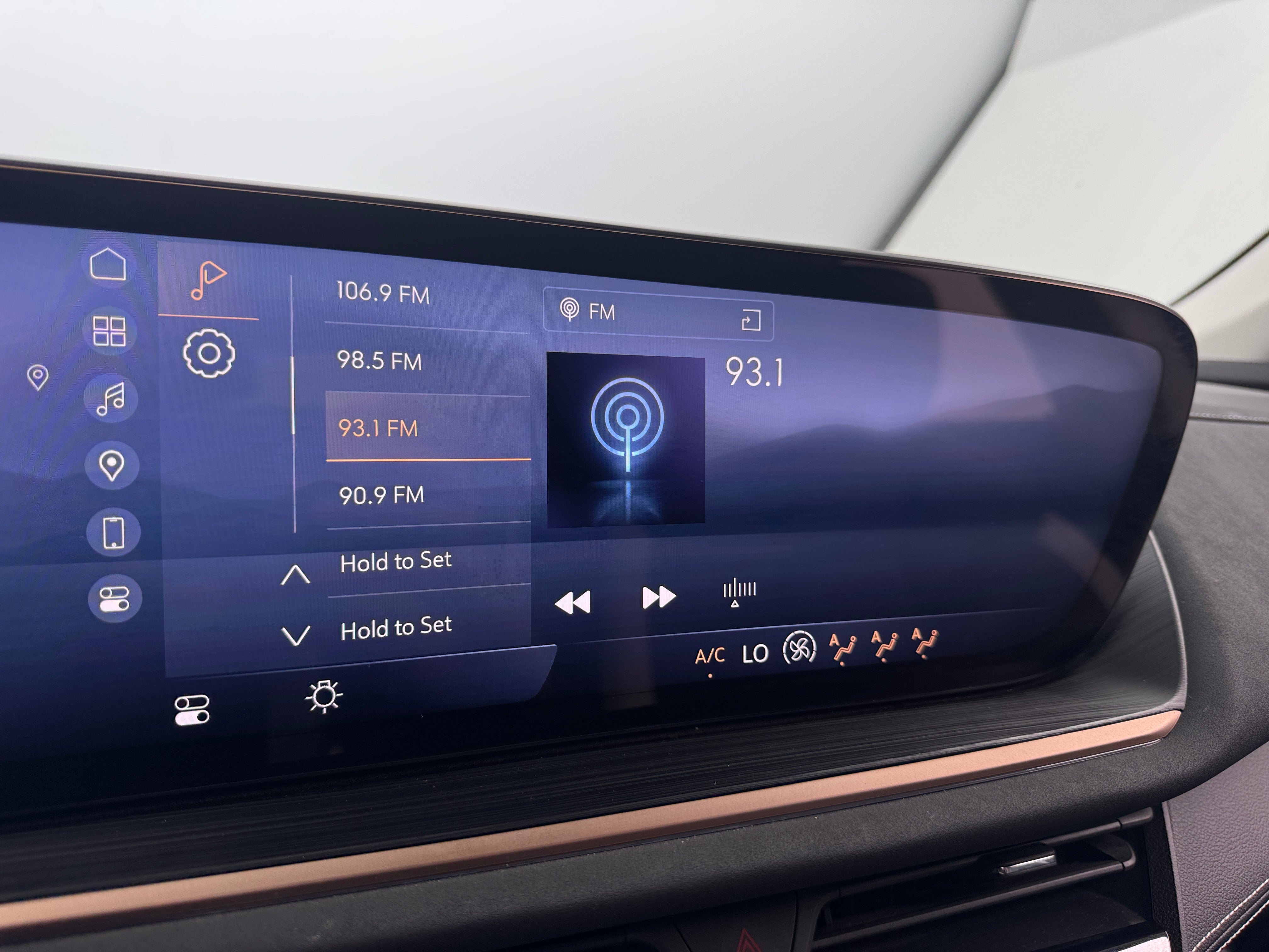 2024 Buick Envision Sport Touring 3