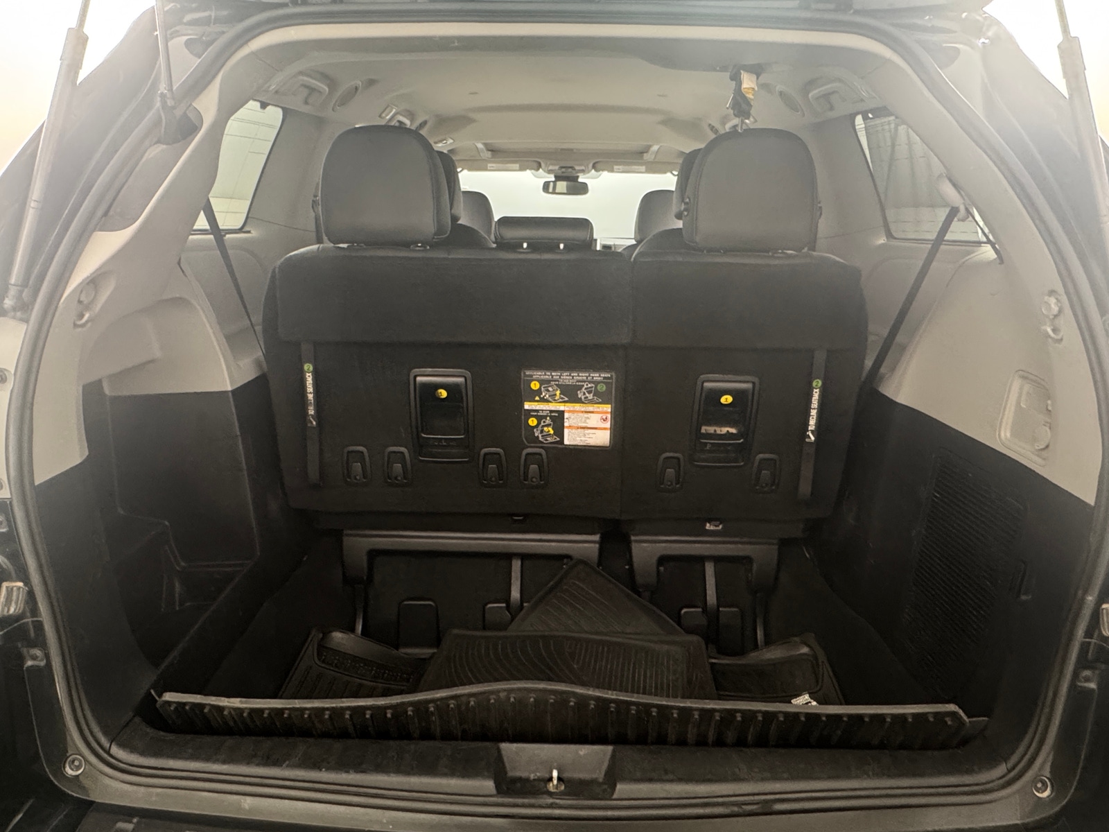 Thumbnail: 2020 Toyota Sienna - 6