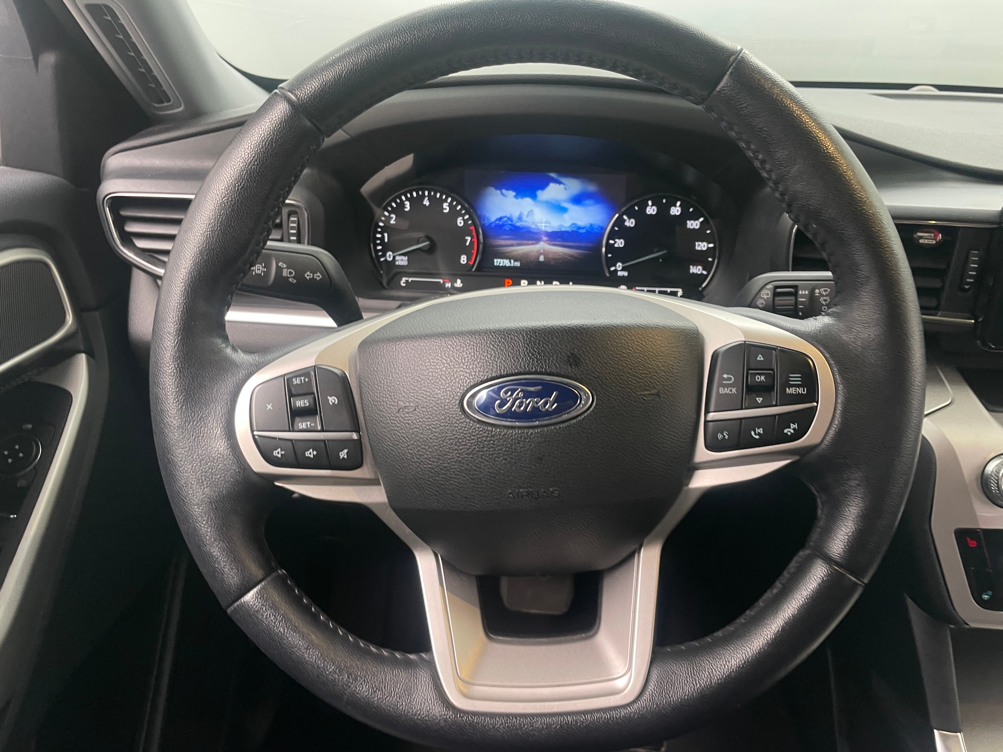 2022 Ford Explorer XLT 5