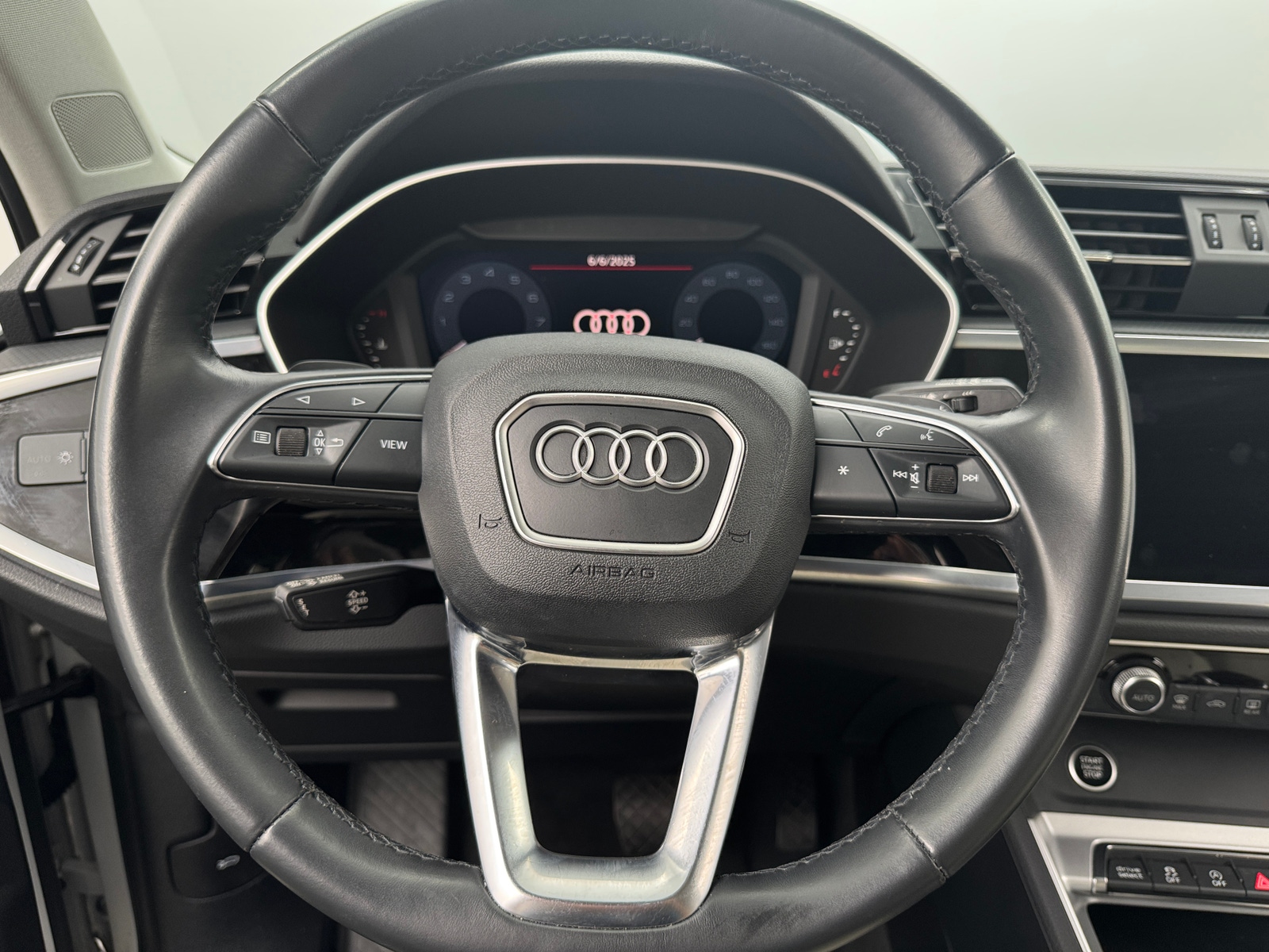 Thumbnail: 2022 Audi Q3 - 4