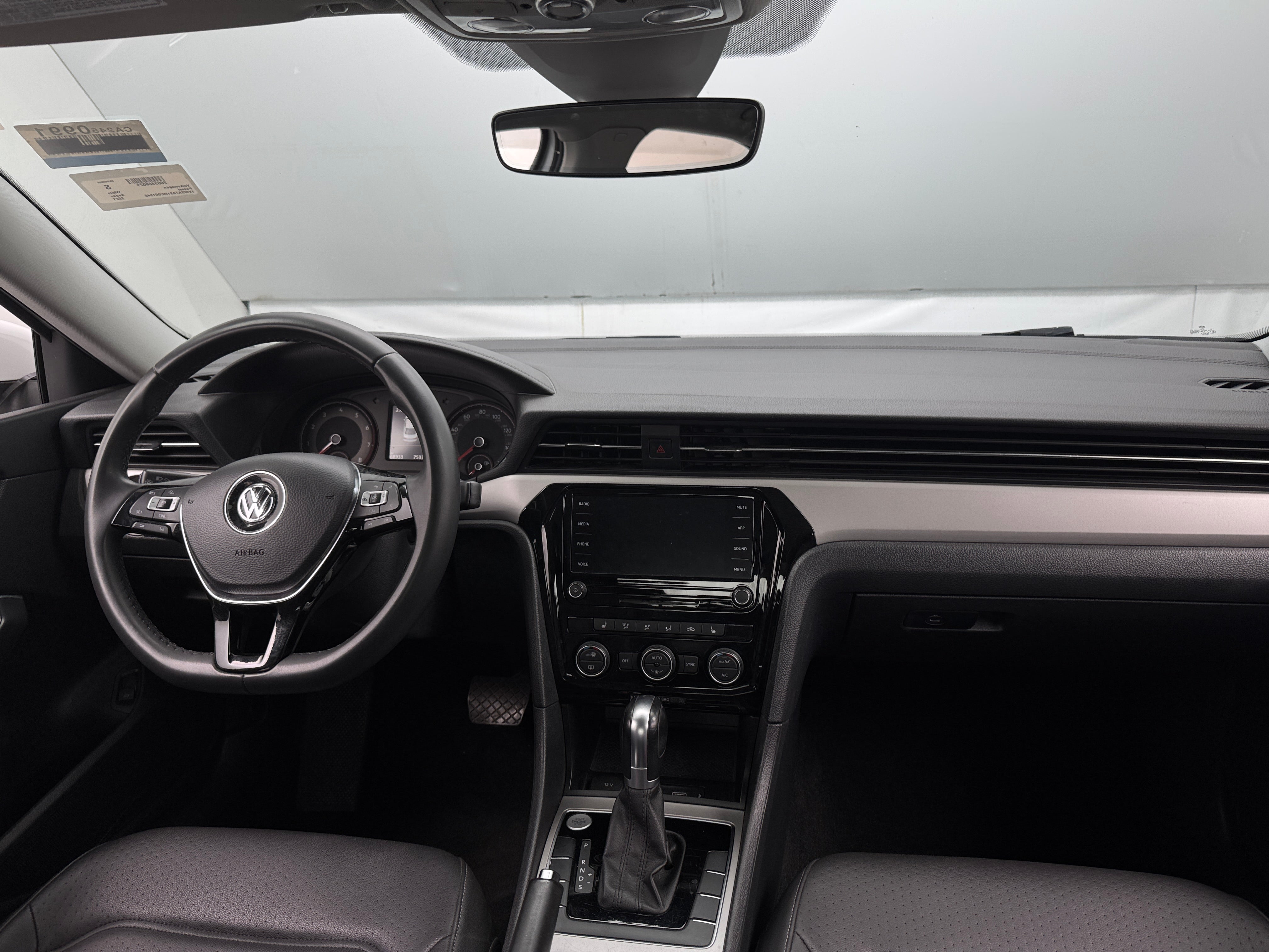 2021 Volkswagen Passat SE 3
