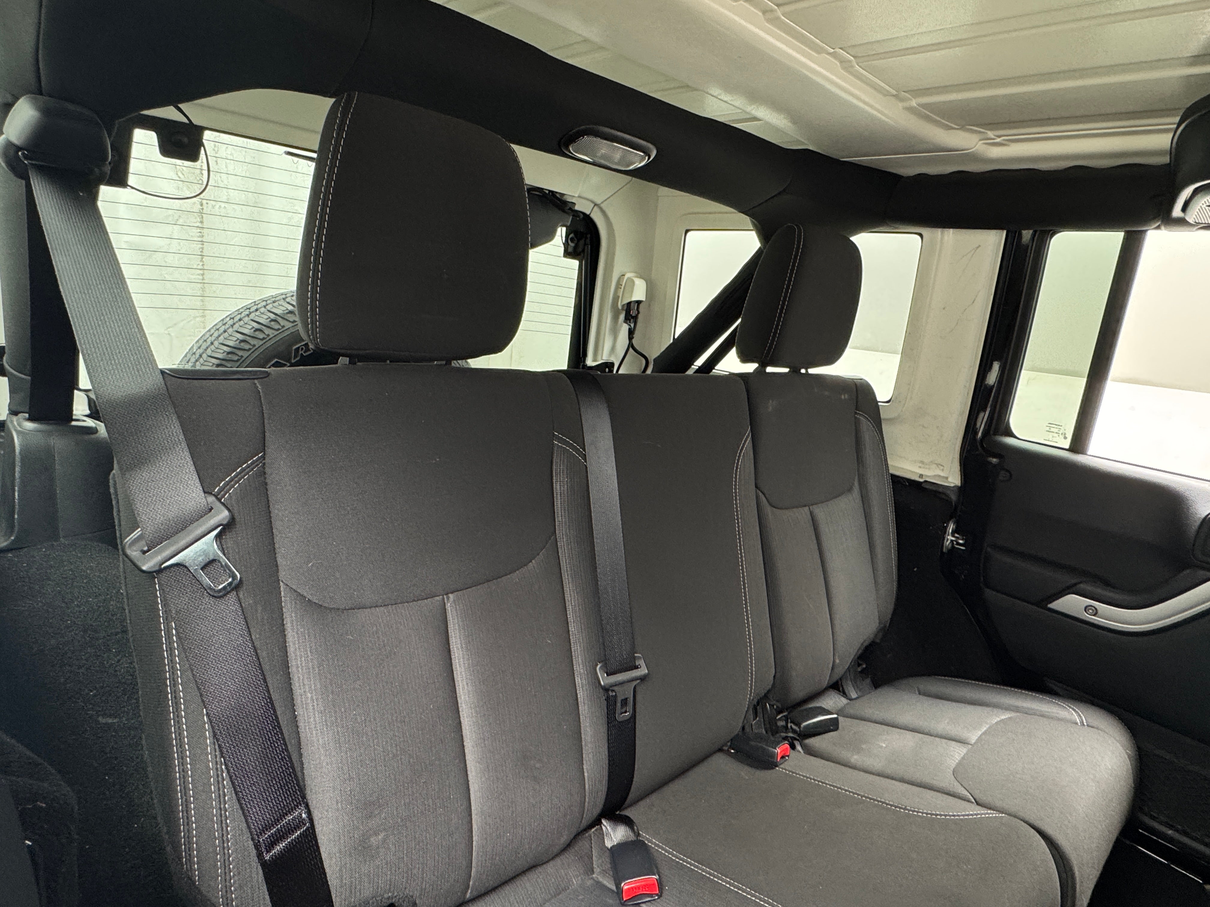 2017 Jeep Wrangler Unlimited Sahara 6