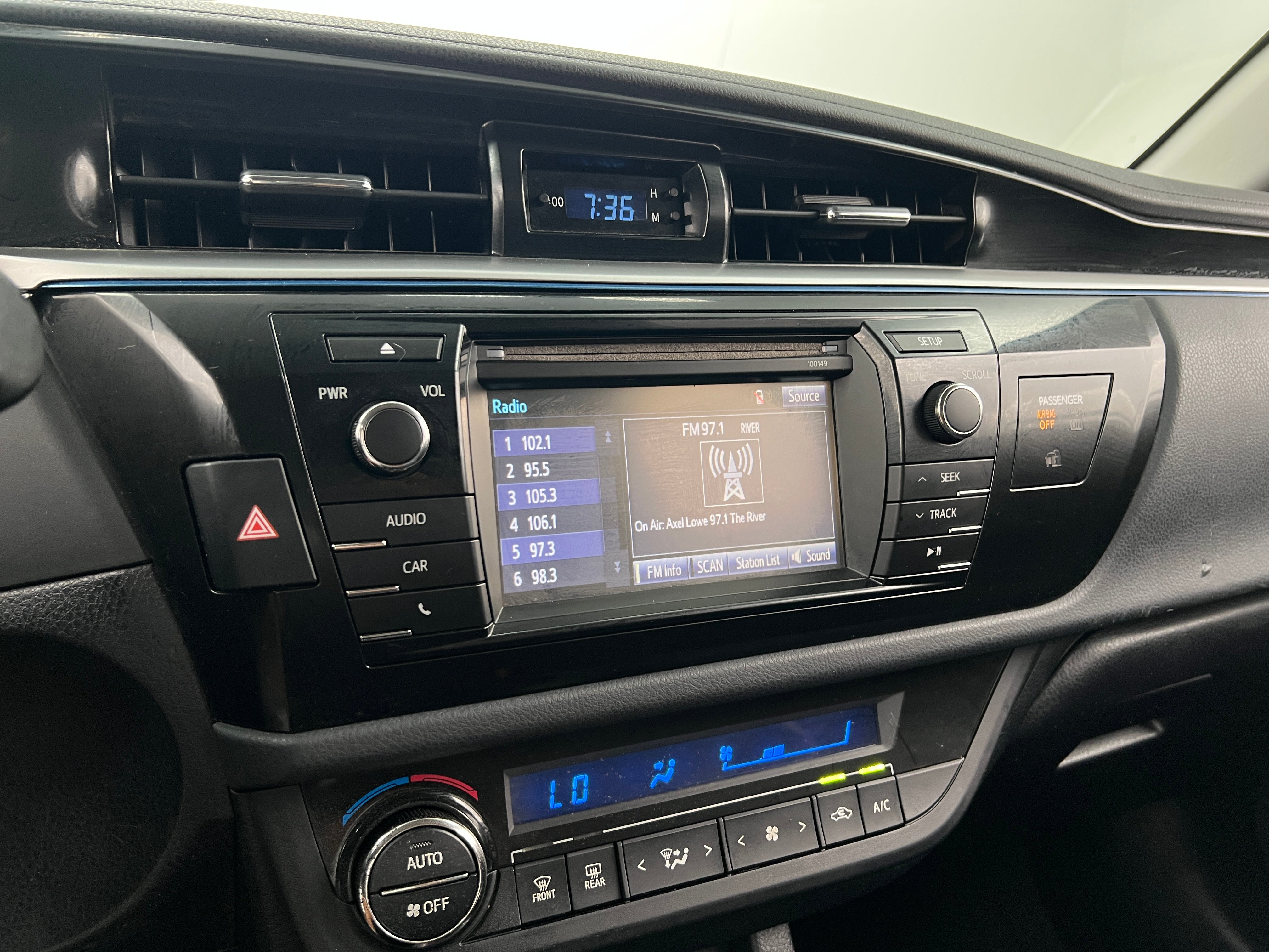 2015 Toyota Corolla S 3