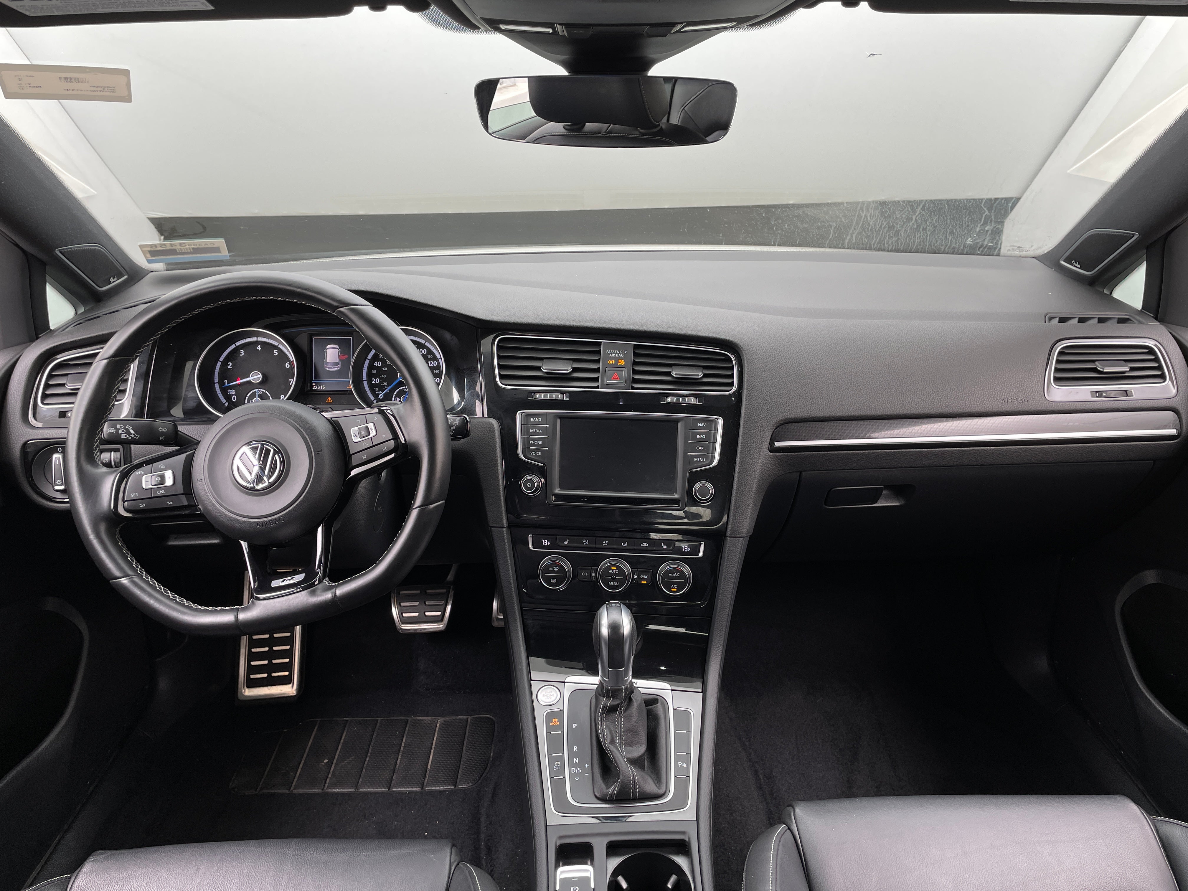 2017 Volkswagen Golf R 2