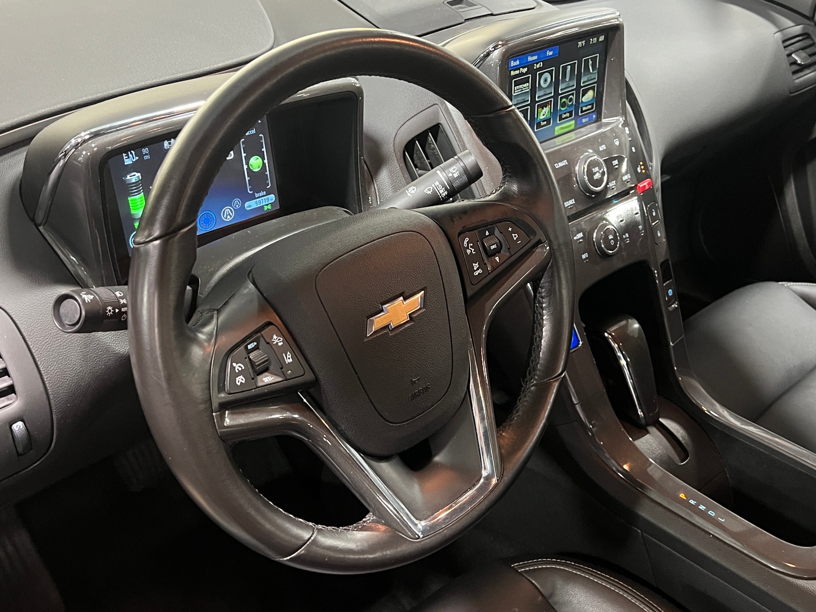 Thumbnail: 2015 Chevrolet Volt - 4