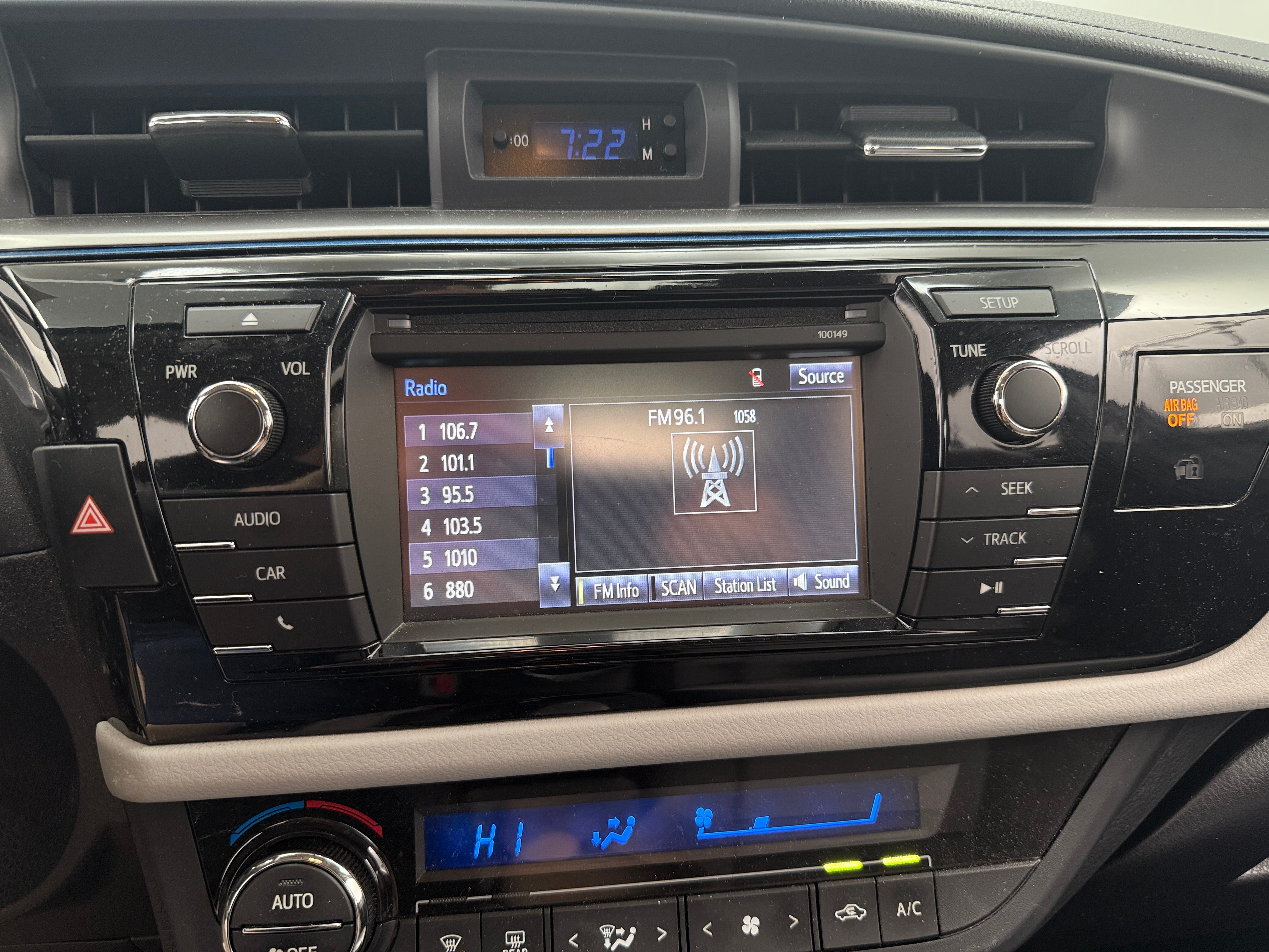 2015 Toyota Corolla LE 4