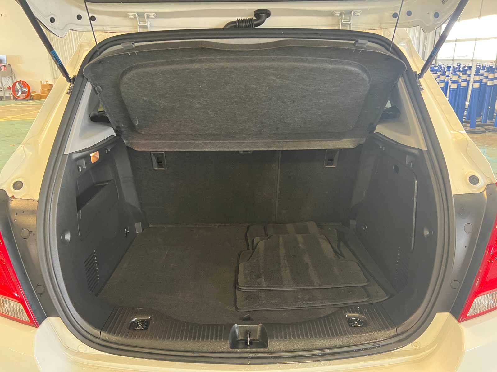 Thumbnail: 2018 Chevrolet Trax - 7