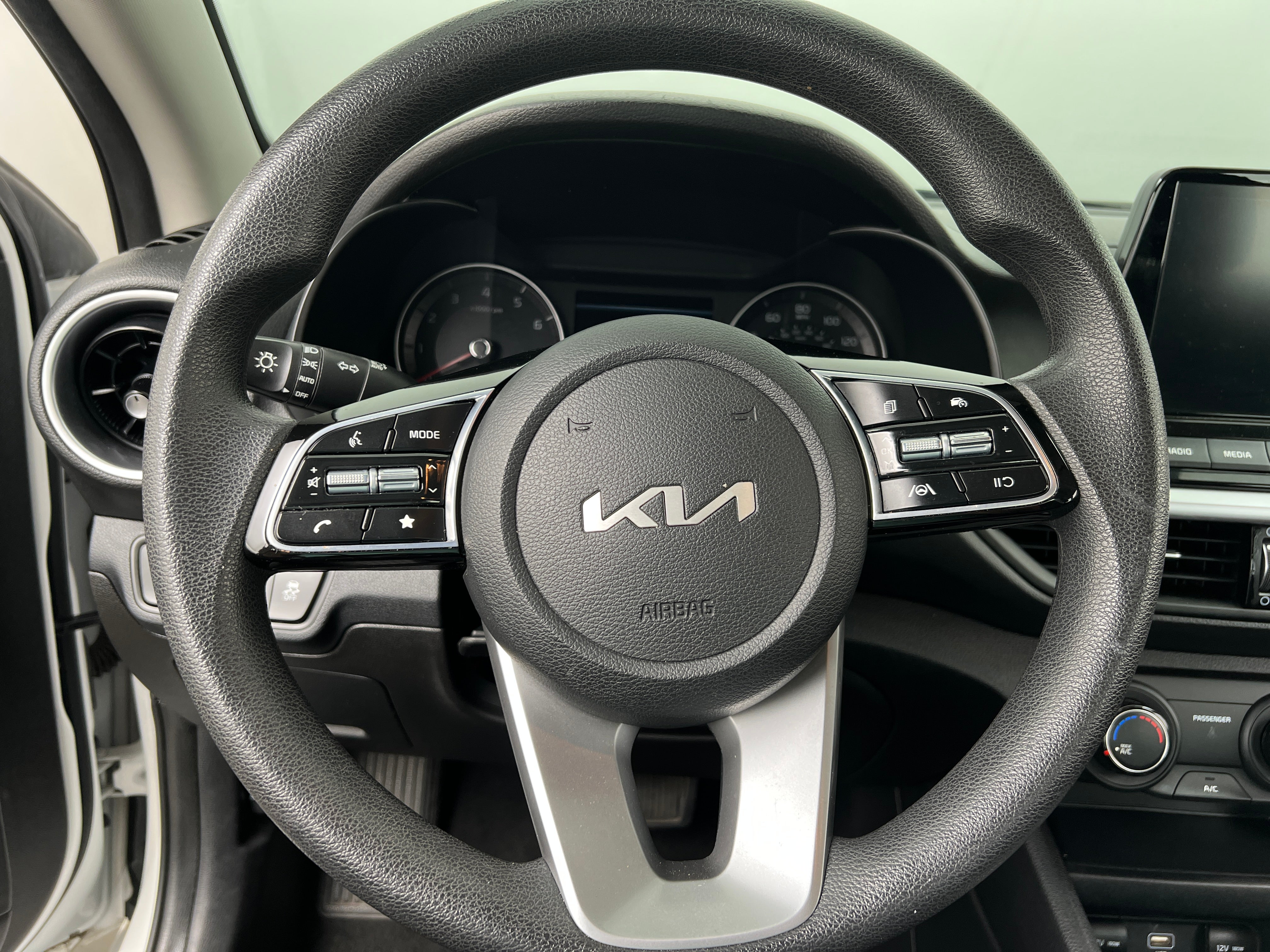 2023 Kia Forte LXS 5