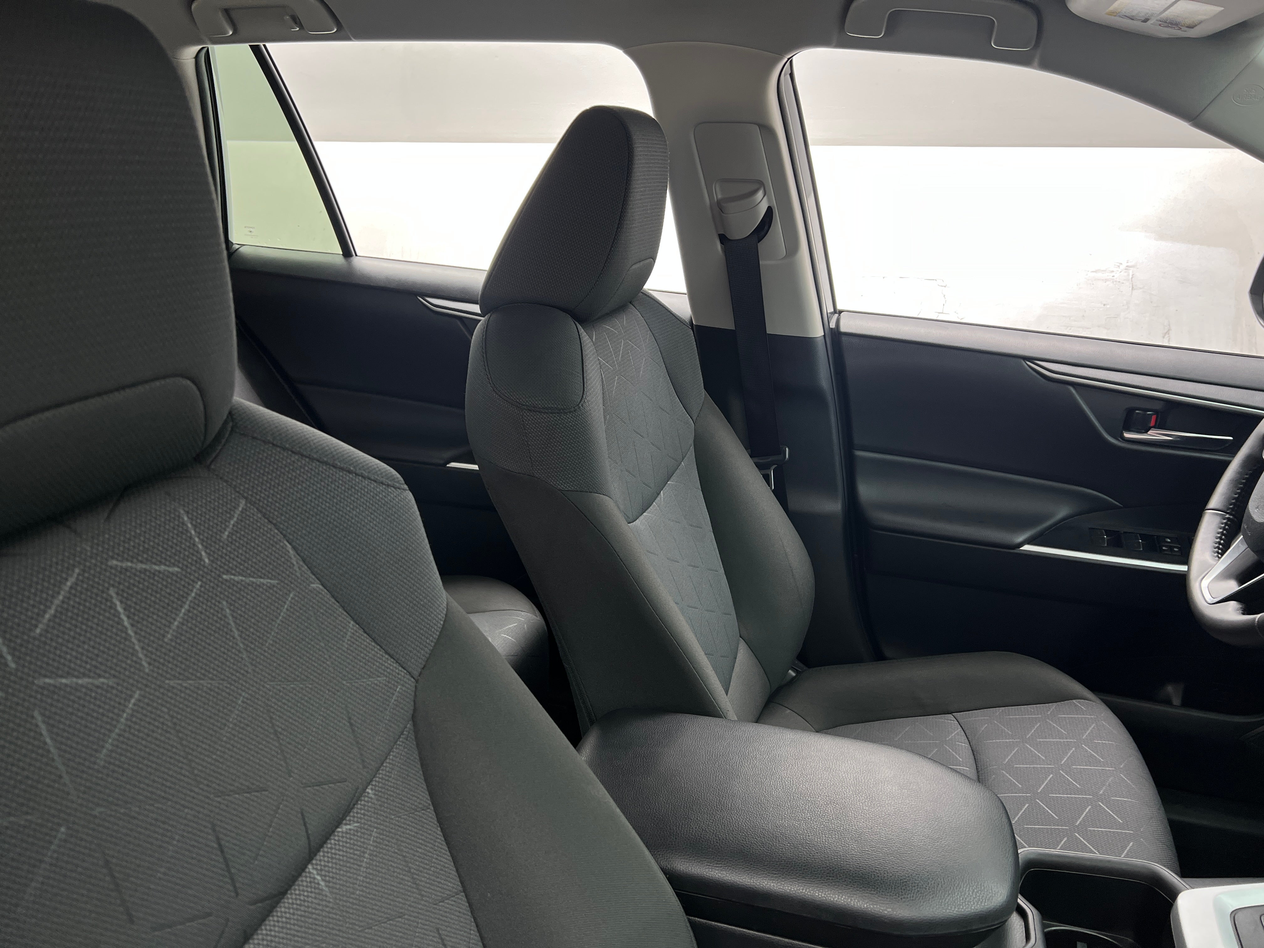 2024 Toyota RAV4 XLE 2