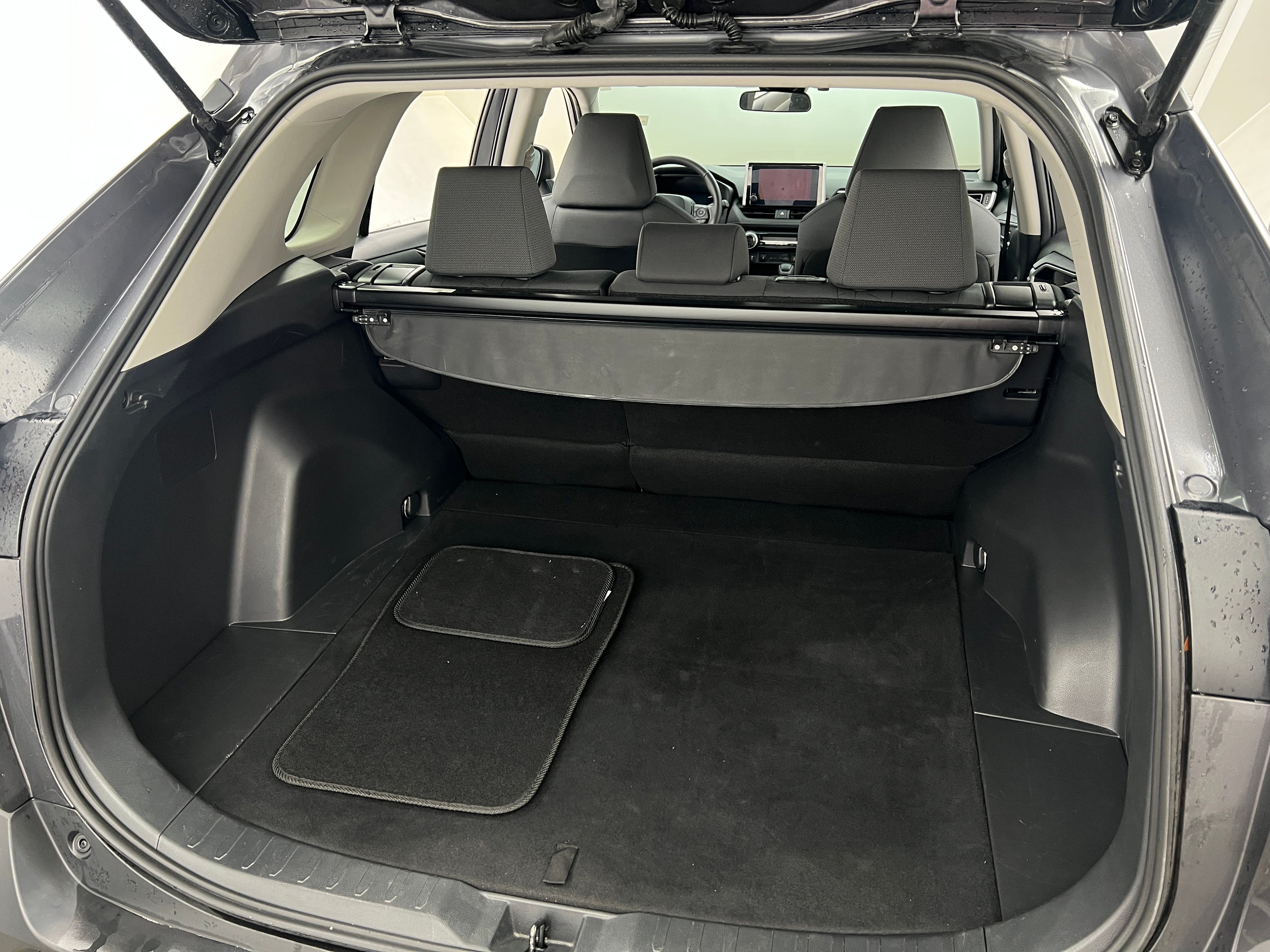 2024 Toyota RAV4 XLE 7