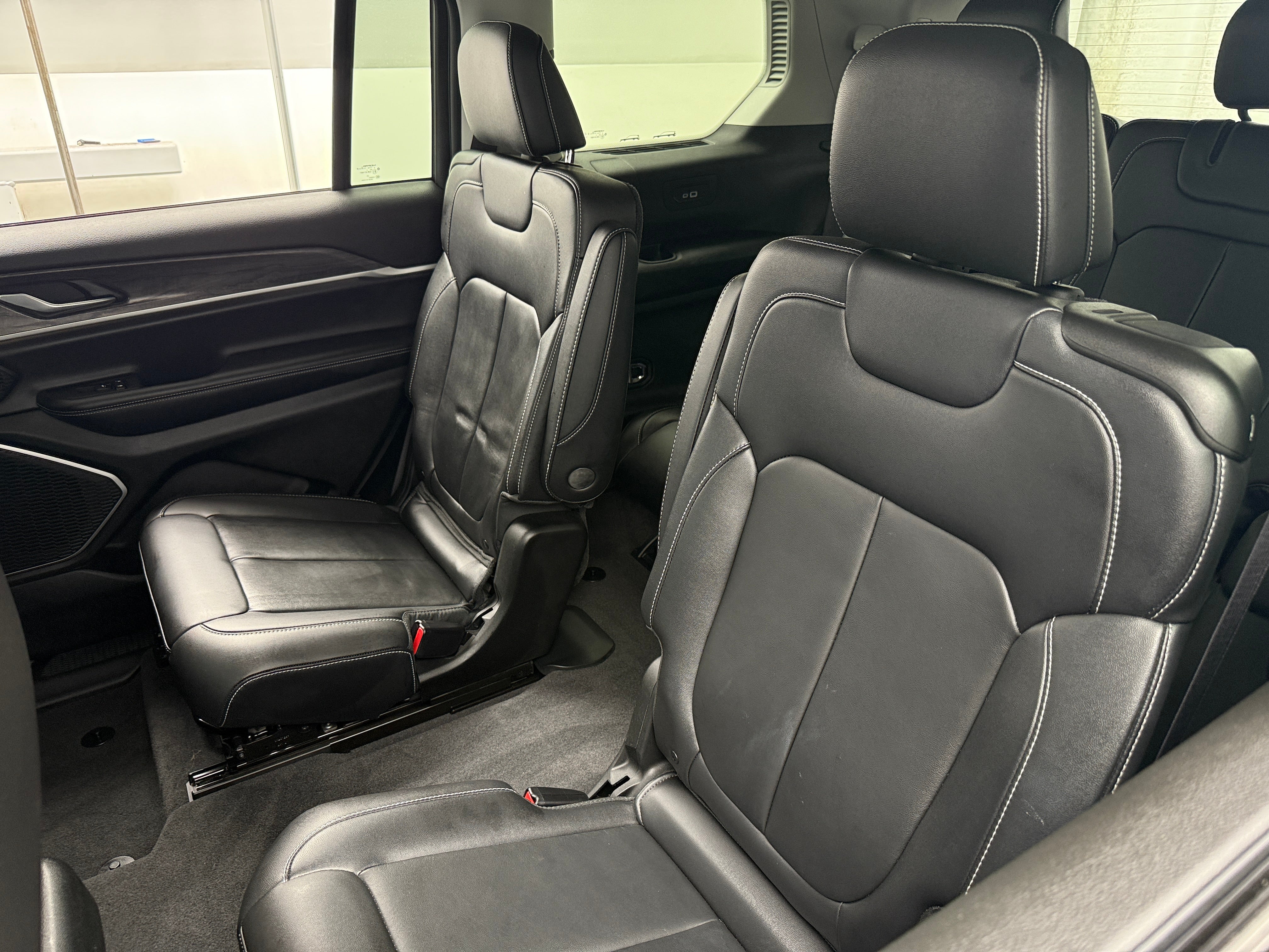 2022 Jeep Grand Cherokee L Limited Edition 5