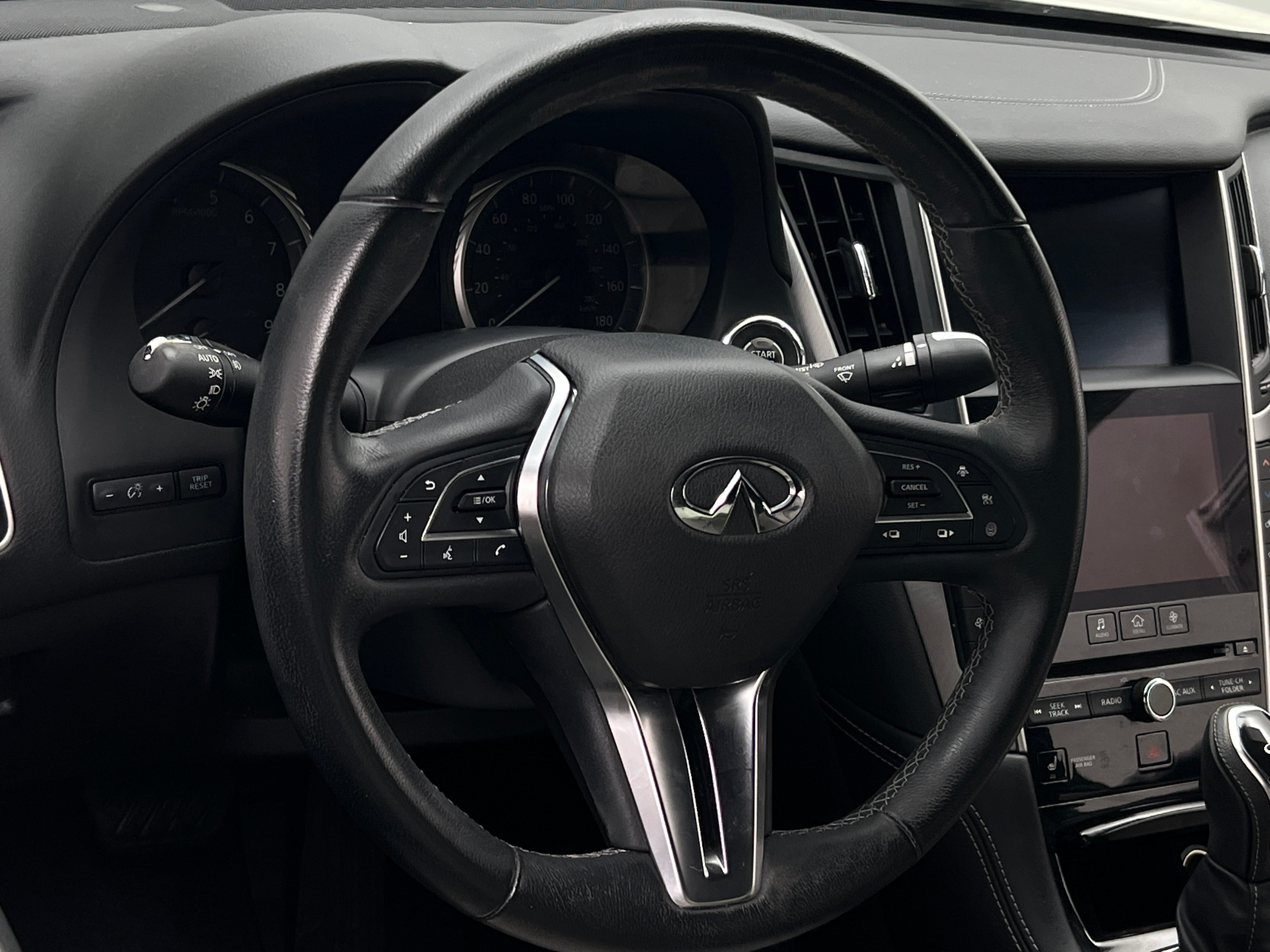2021 INFINITI Q60 Luxe 3