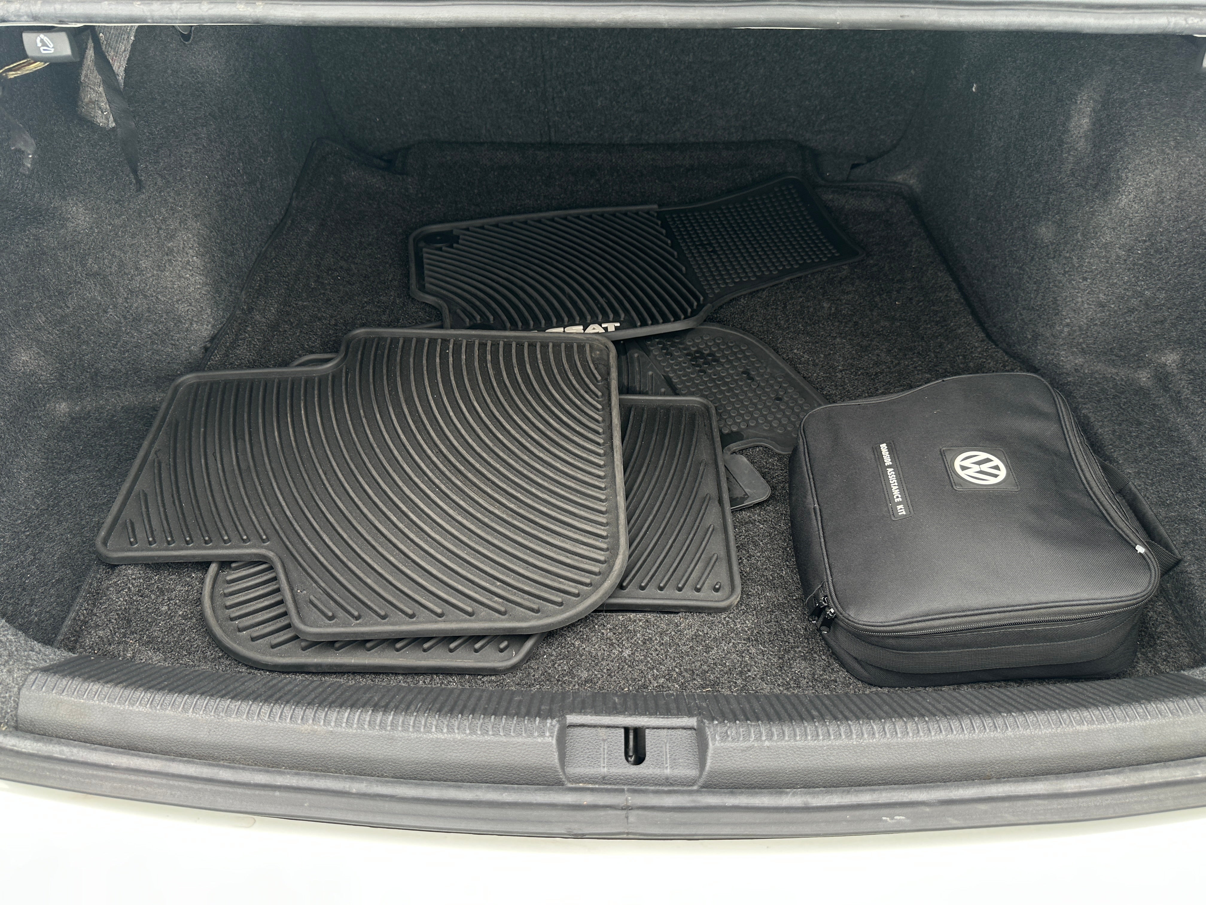 2016 Volkswagen Passat SE 6