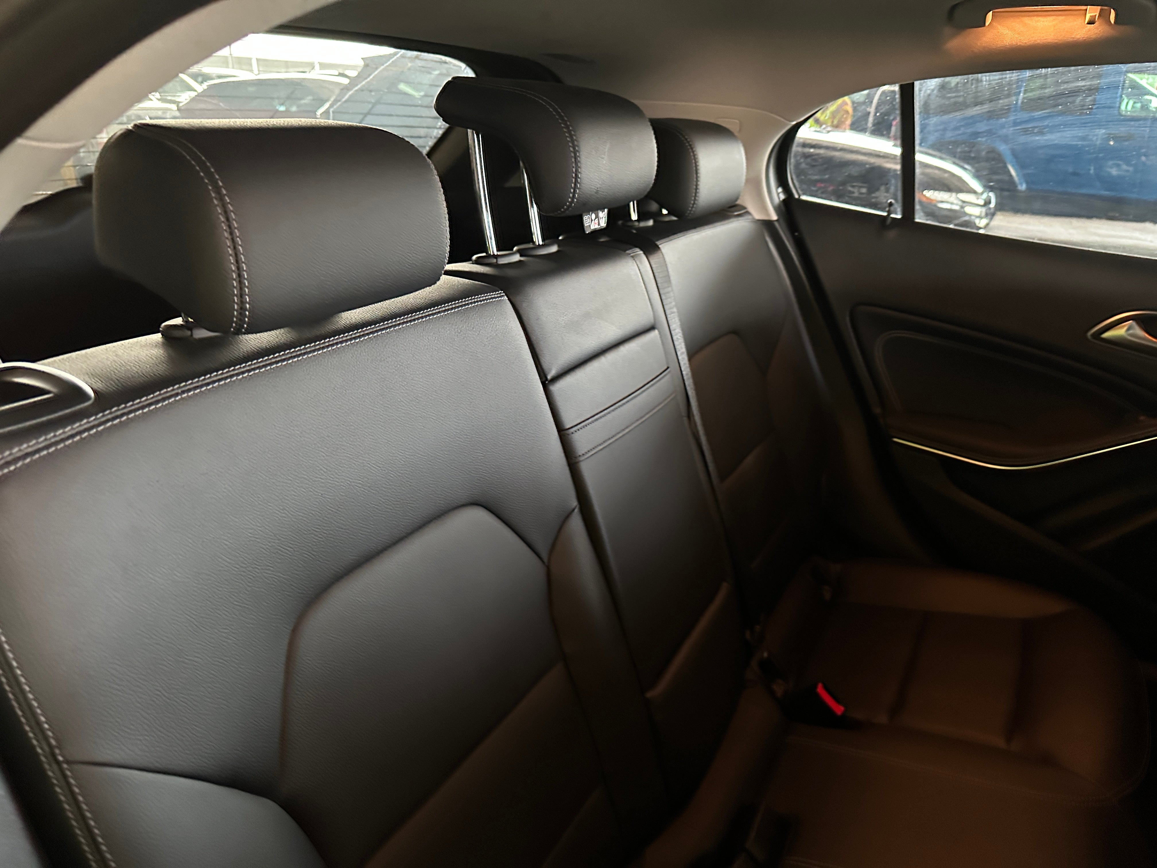 2015 Mercedes-Benz GLA 250 4MATIC 5