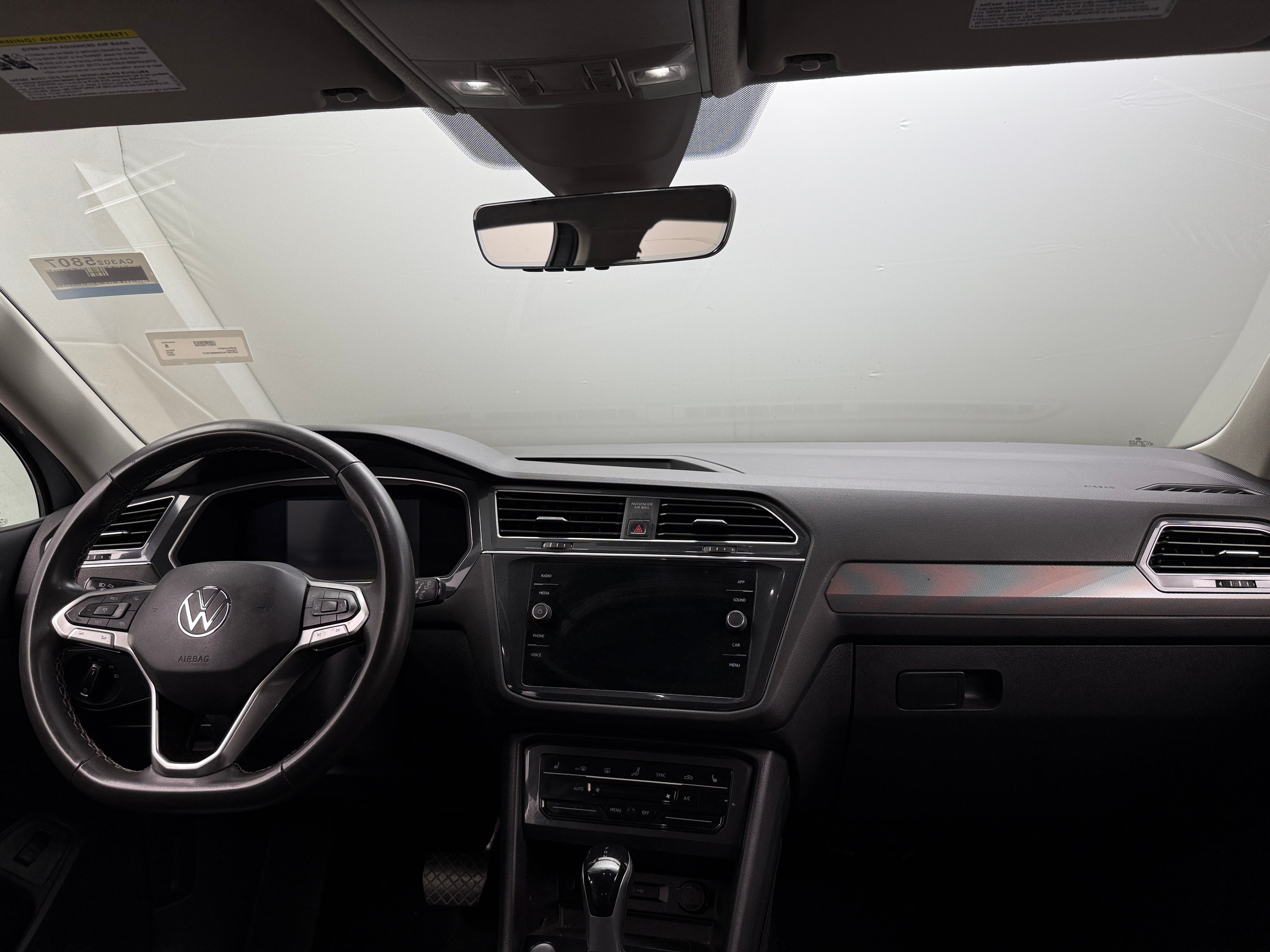 2022 Volkswagen Tiguan SE 2