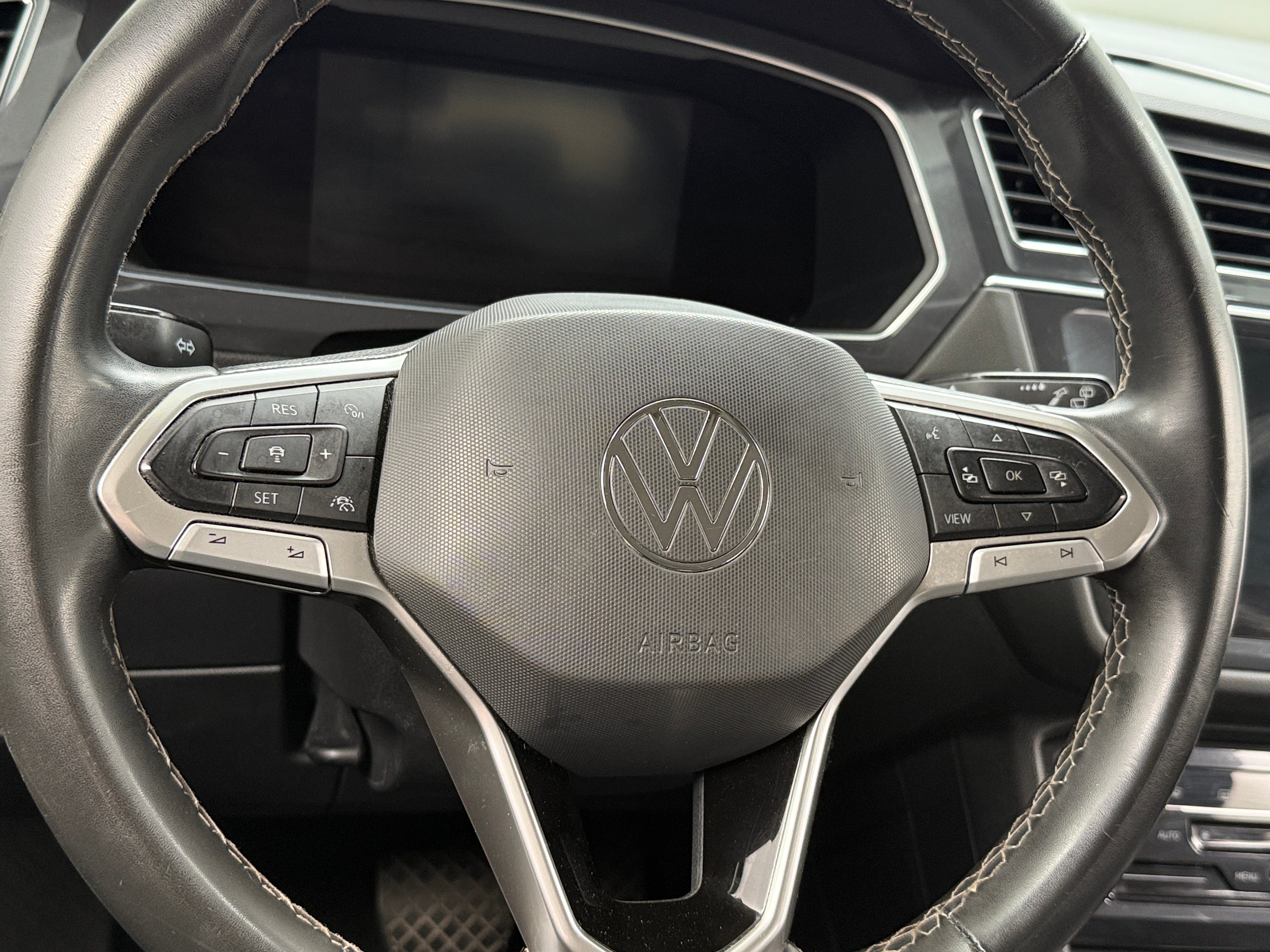 2022 Volkswagen Tiguan SE 4