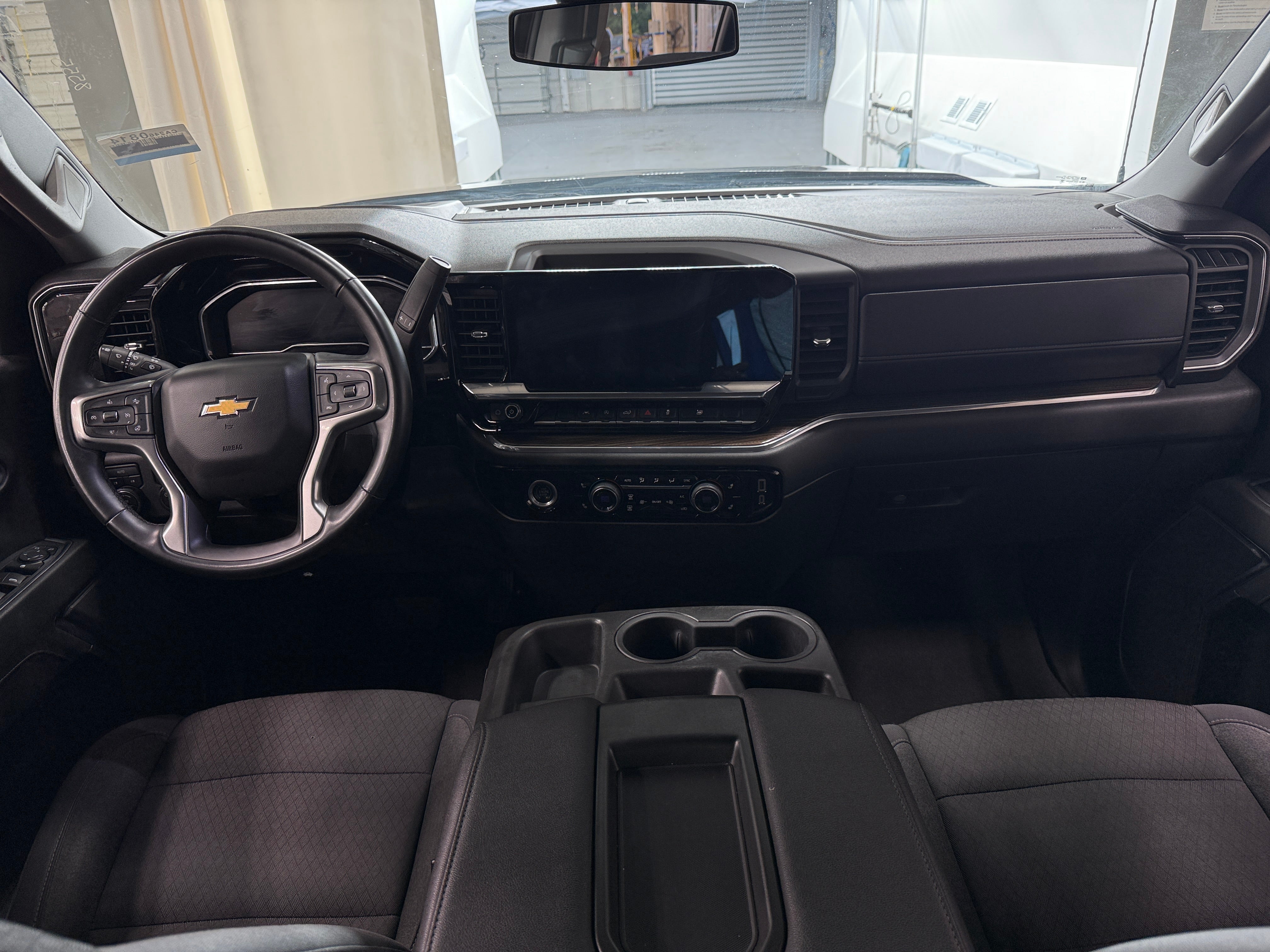 2023 Chevrolet Silverado 1500 LT 3