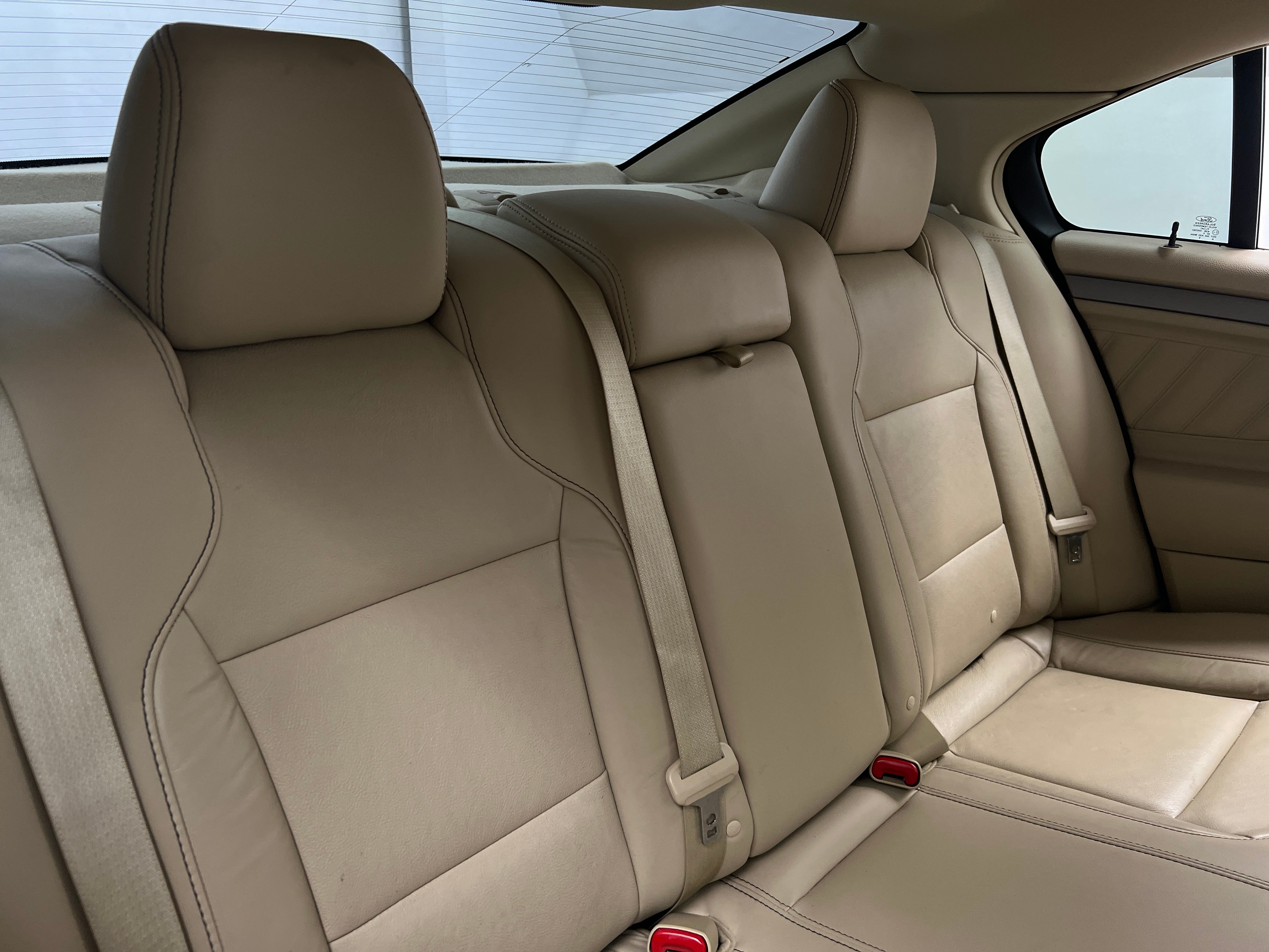 2015 Ford Taurus SEL 5