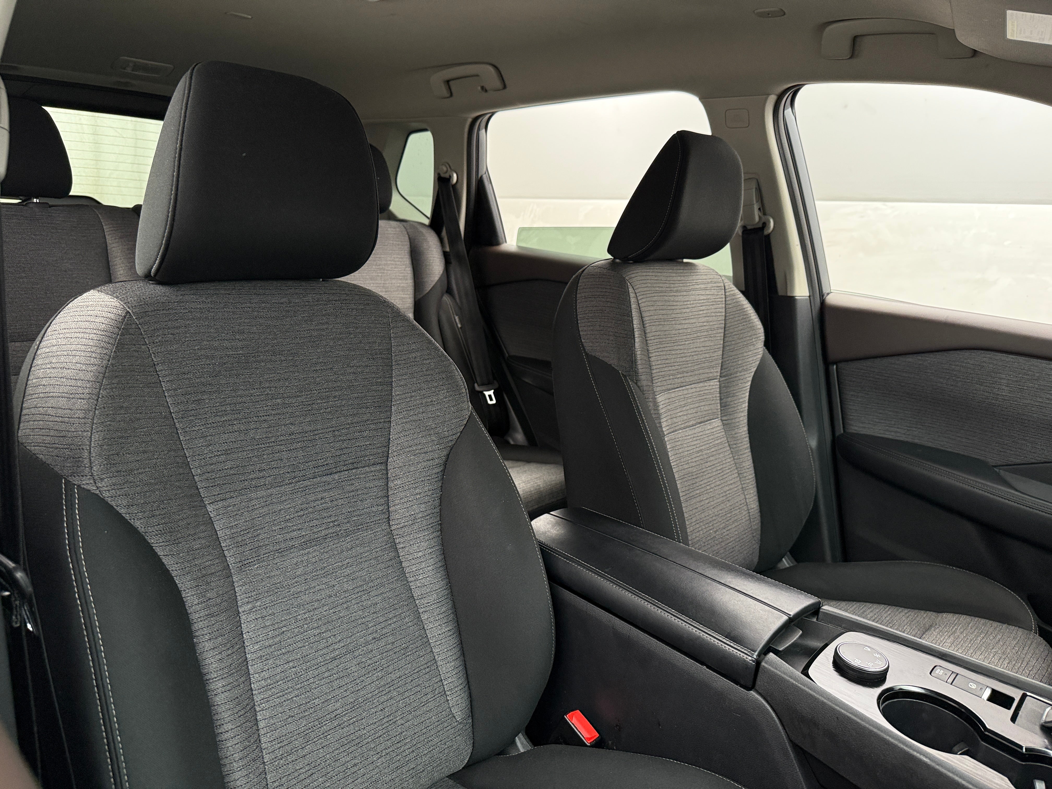 2023 Nissan Rogue SV 2