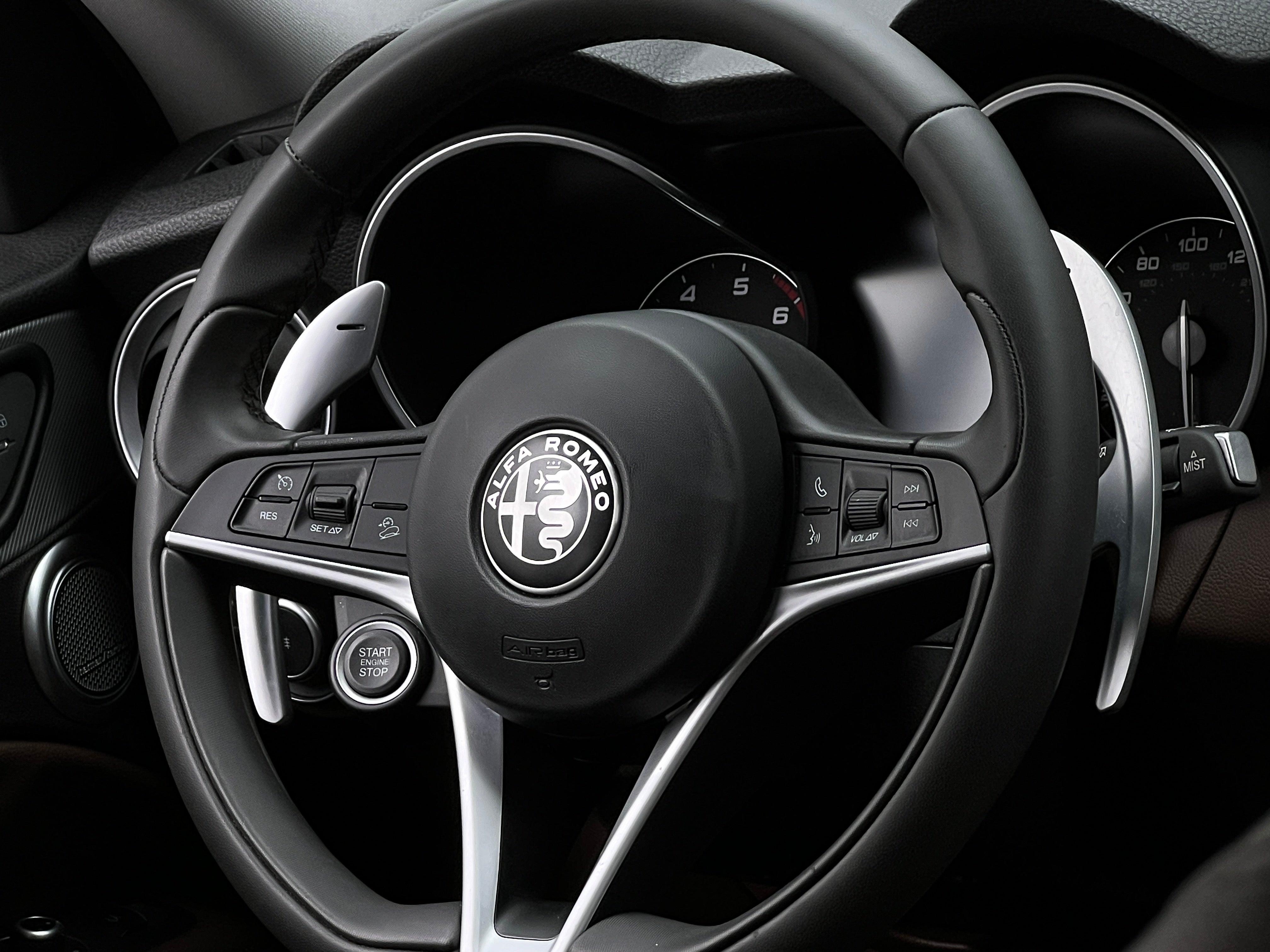 2018 Alfa Romeo Stelvio Sport 4