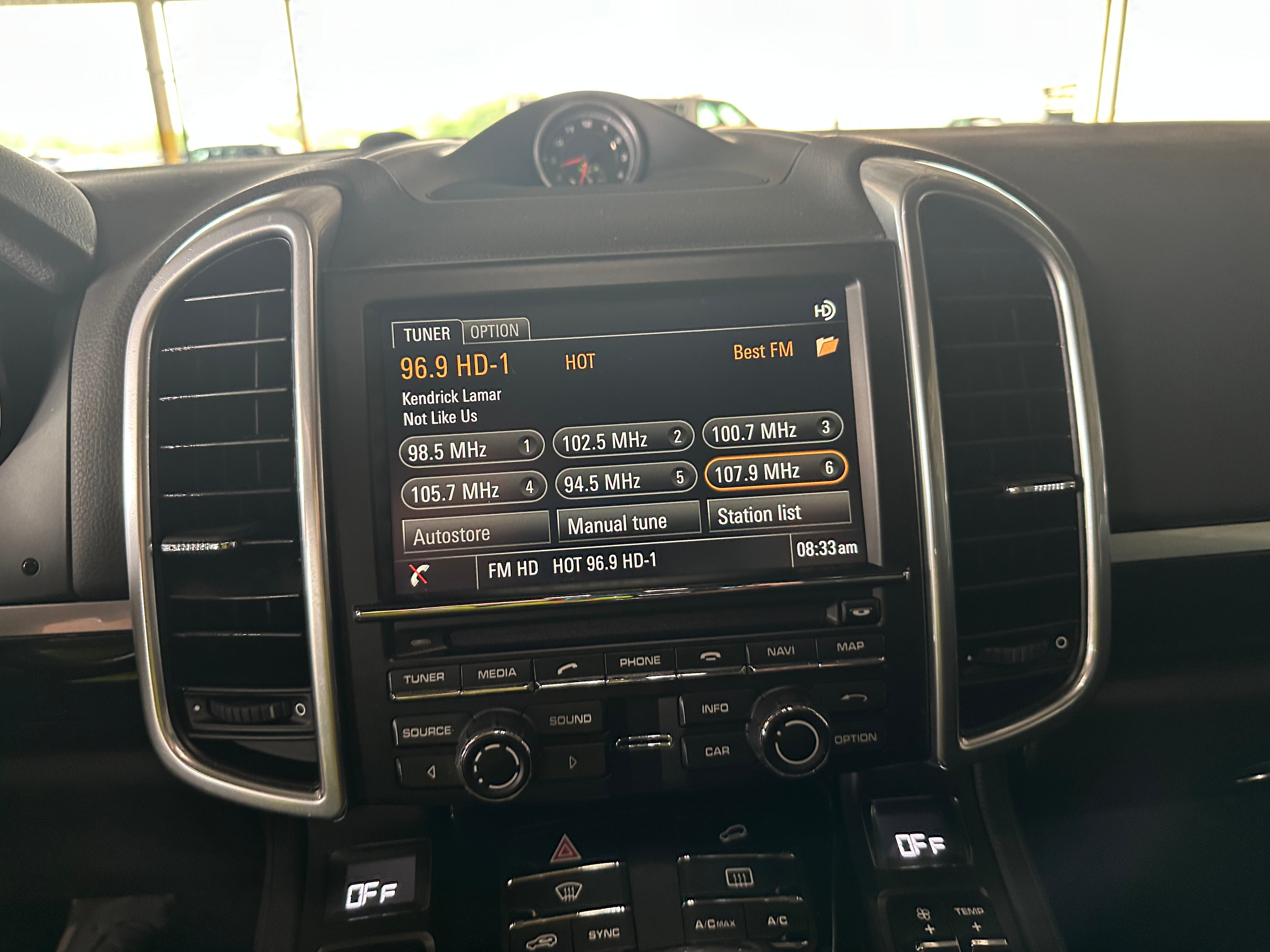 Thumbnail: 2016 Porsche Cayenne - 3