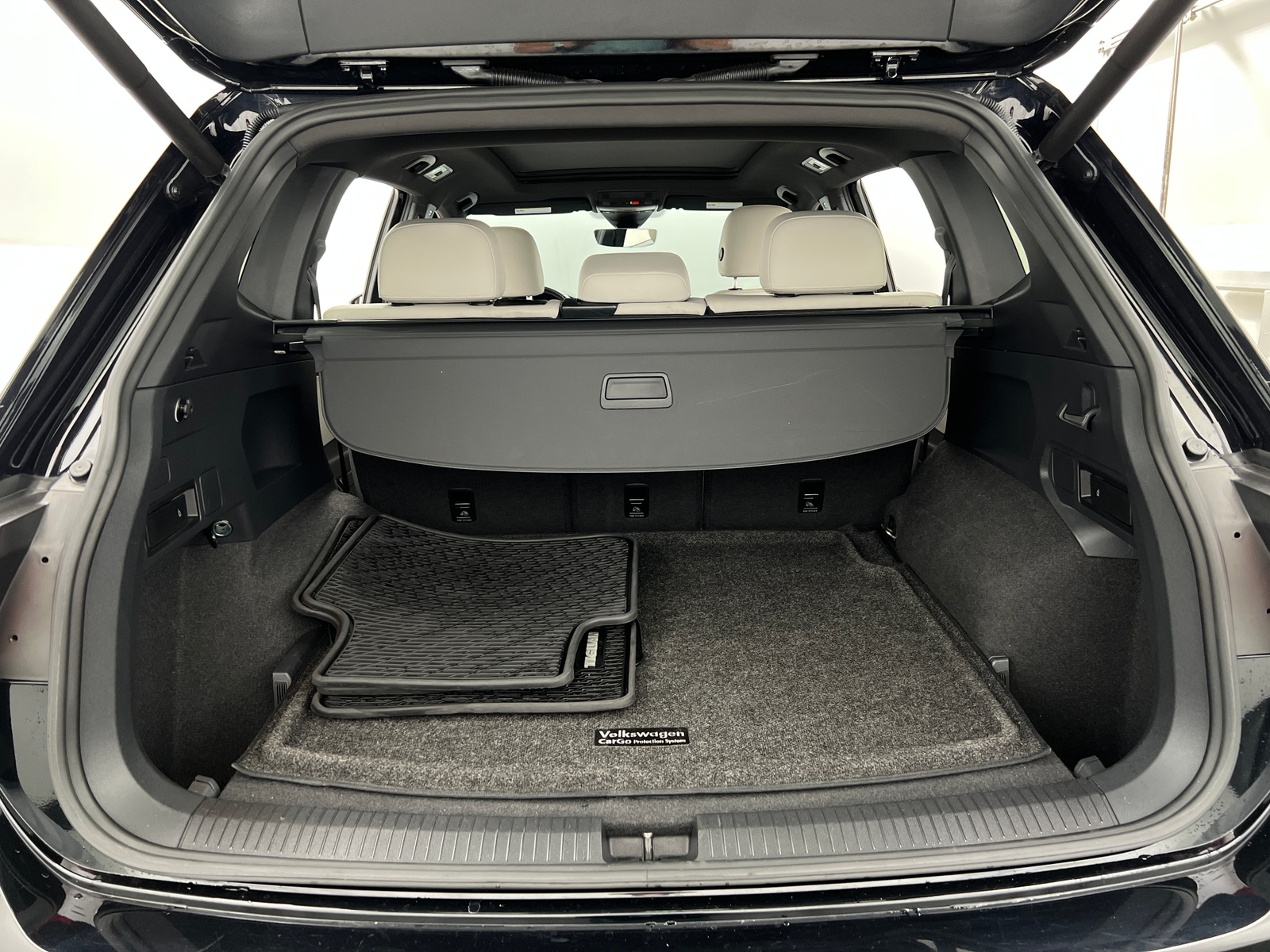Thumbnail: 2020 Volkswagen Tiguan - 7