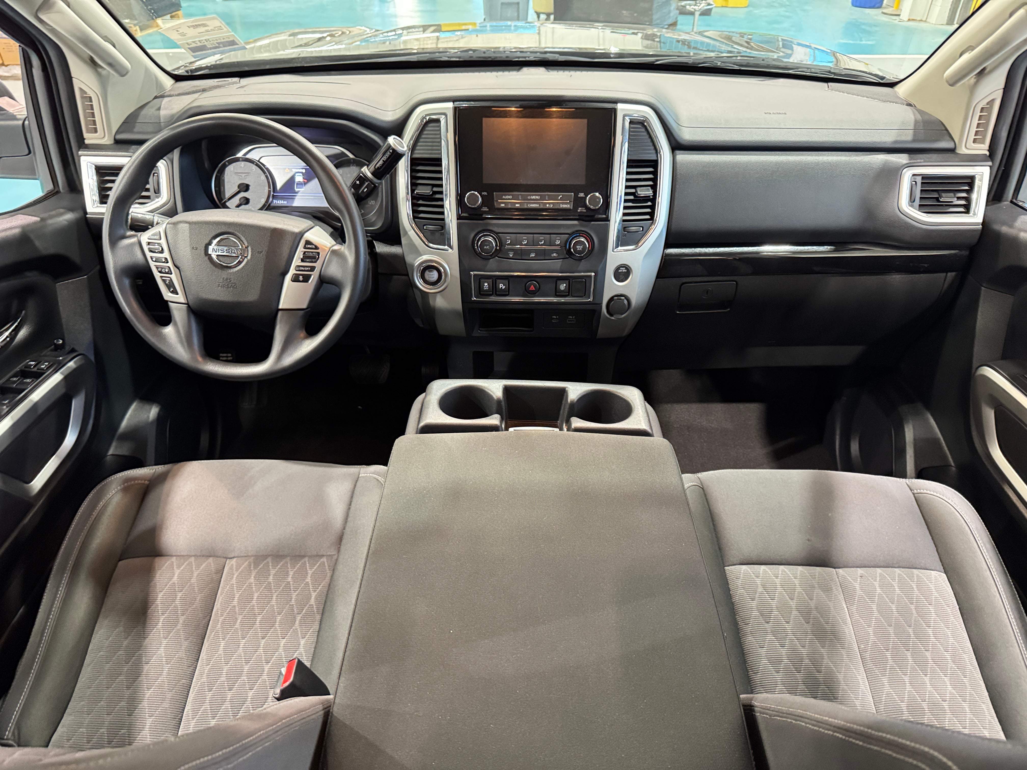 2021 Nissan Titan SV 3