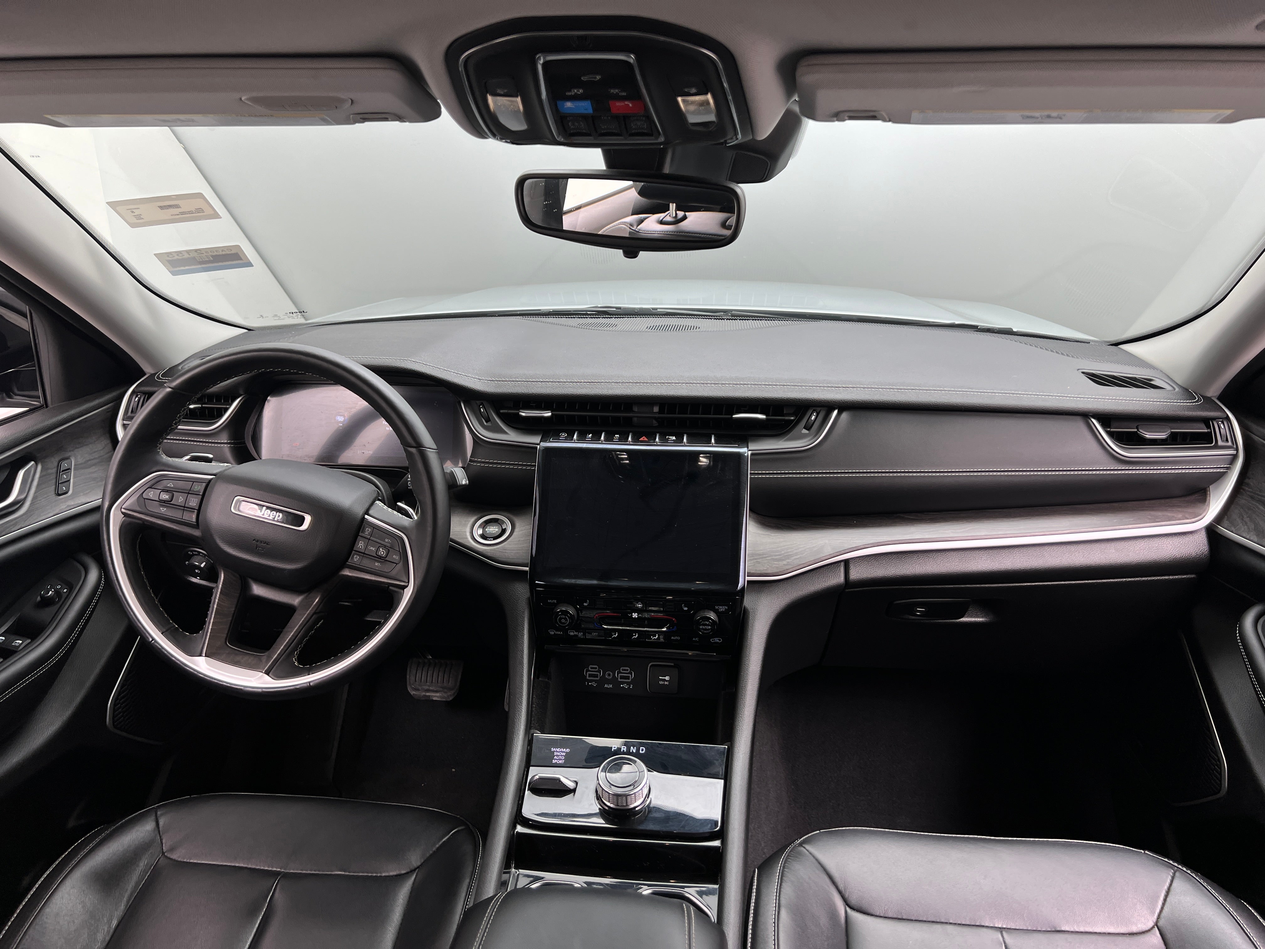 2022 Jeep Grand Cherokee Limited Edition 2