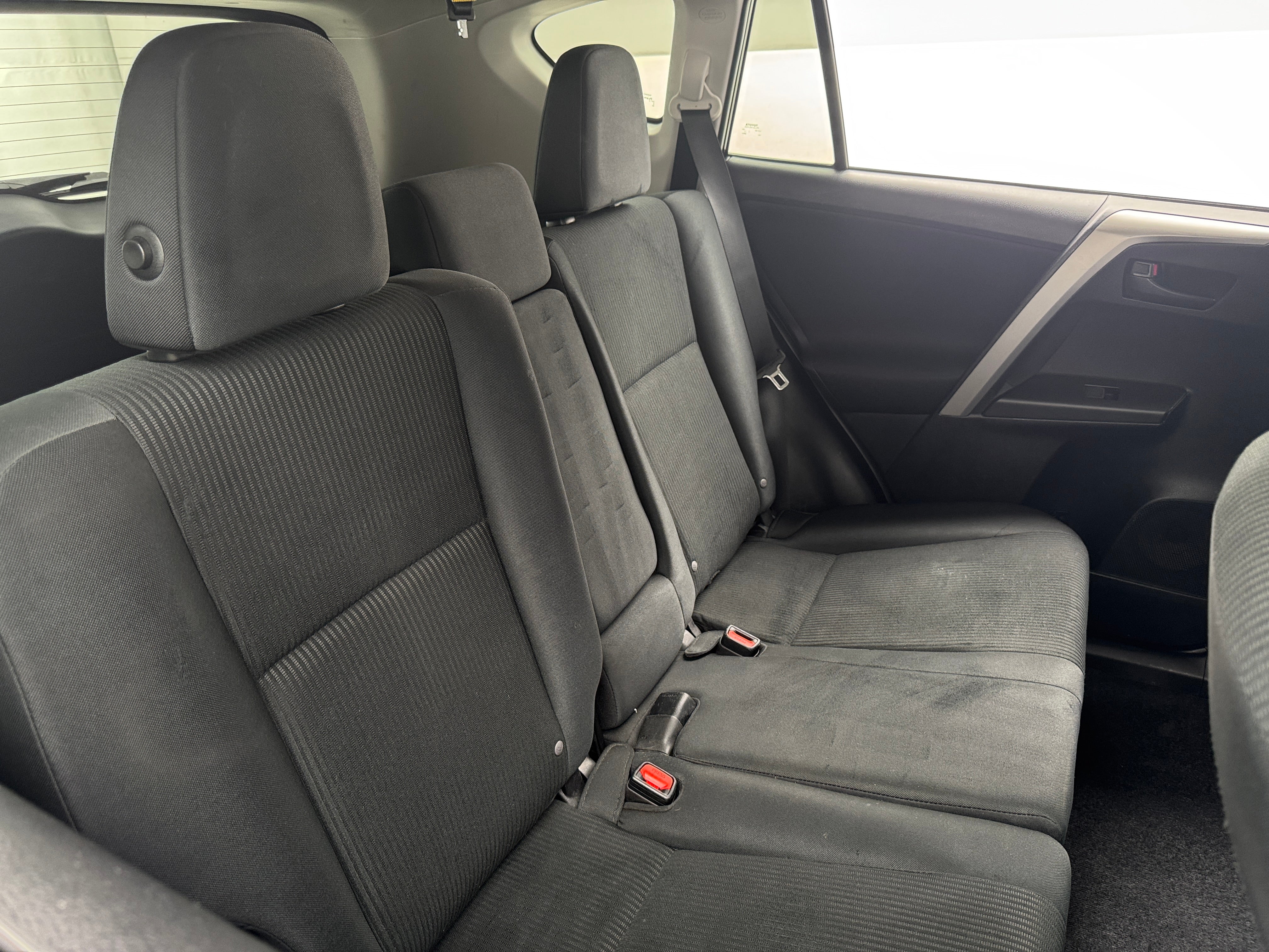 2017 Toyota RAV4 LE 6
