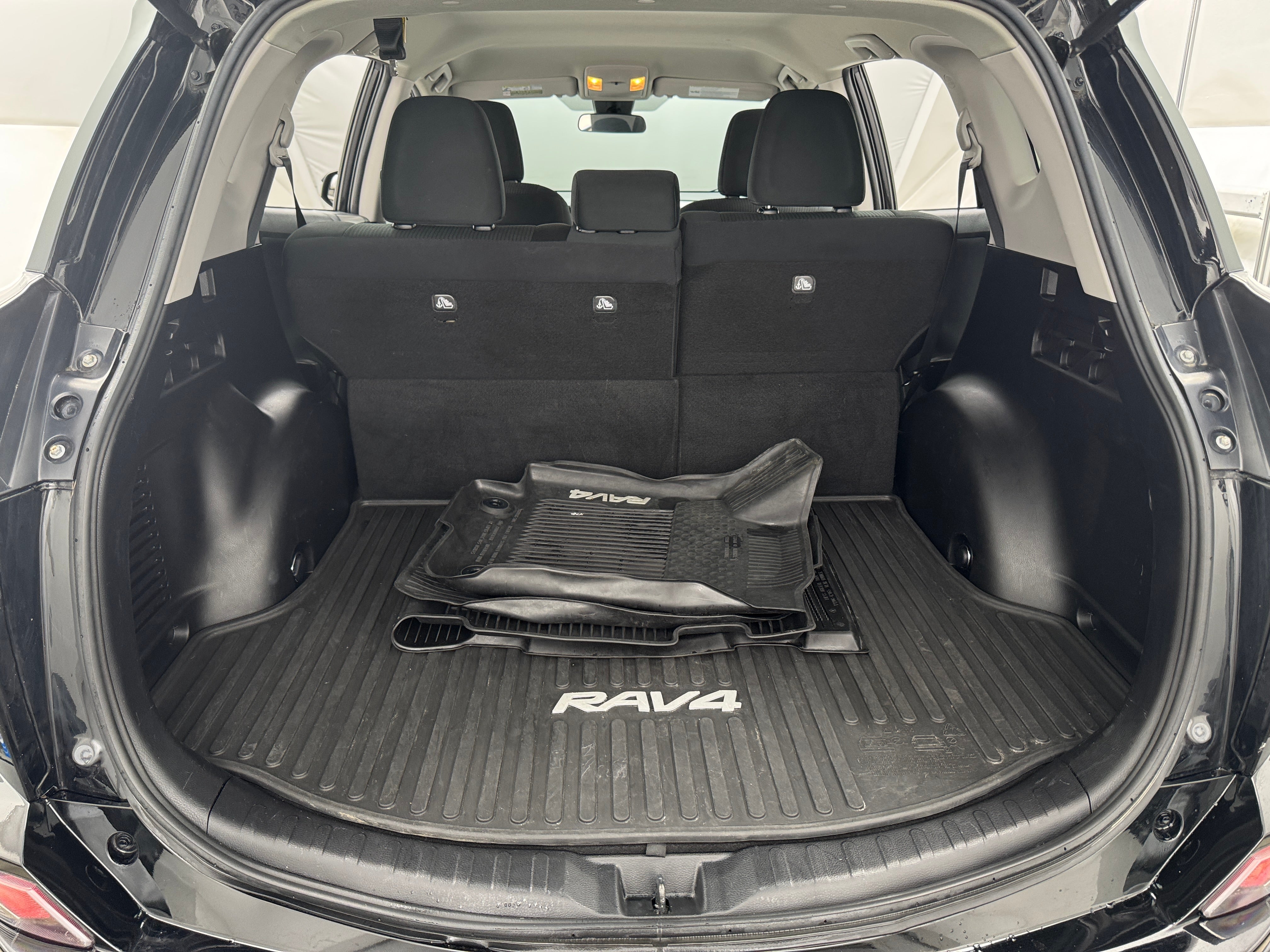2017 Toyota RAV4 LE 7