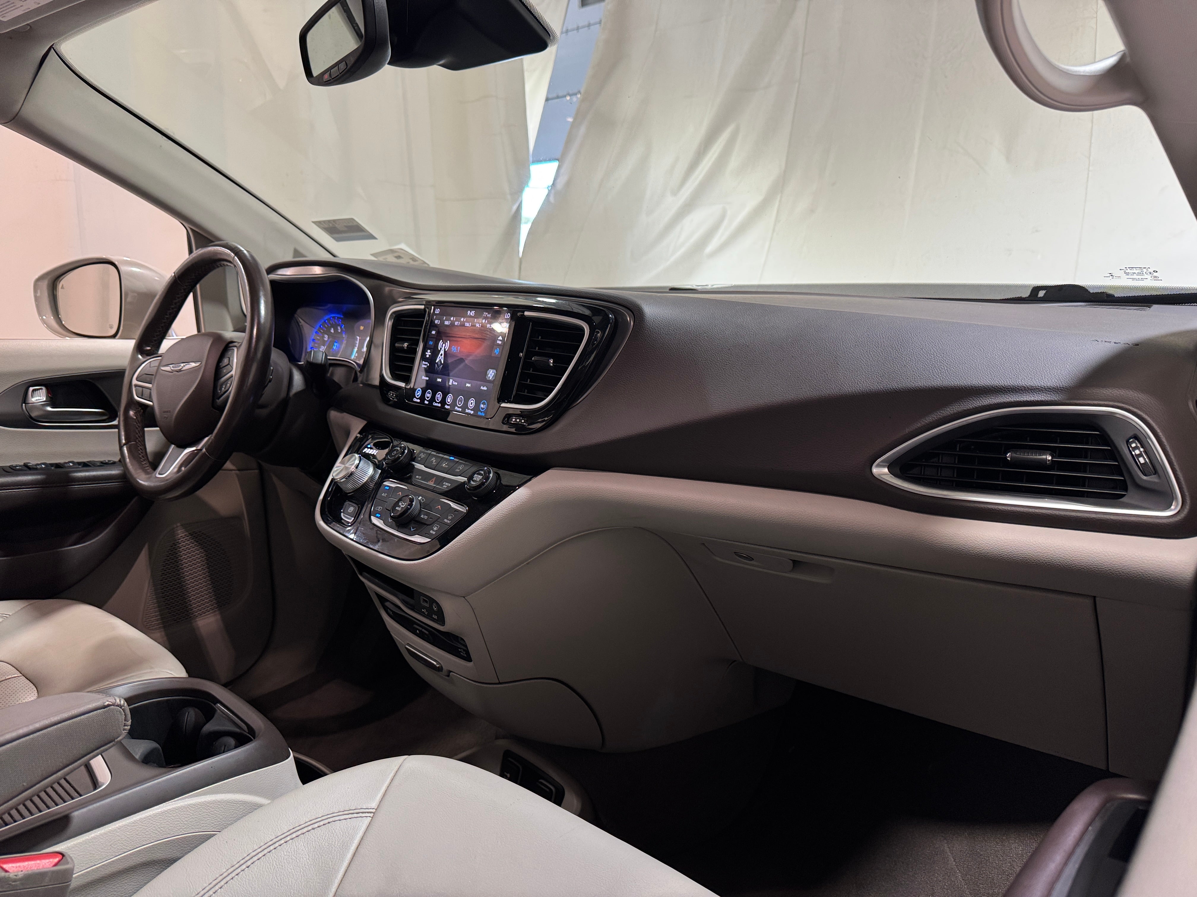 2019 Chrysler Pacifica  2