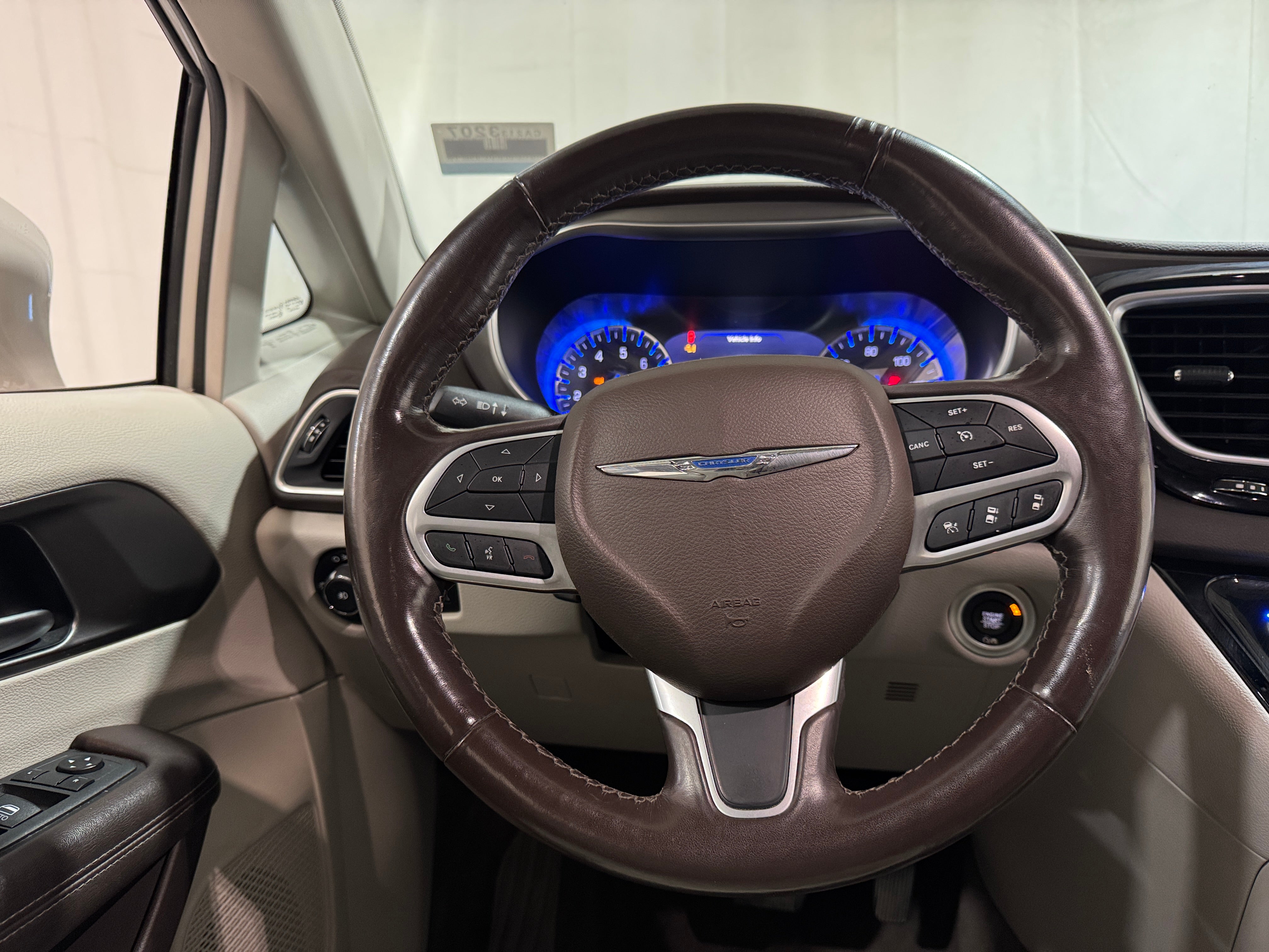 2019 Chrysler Pacifica  4