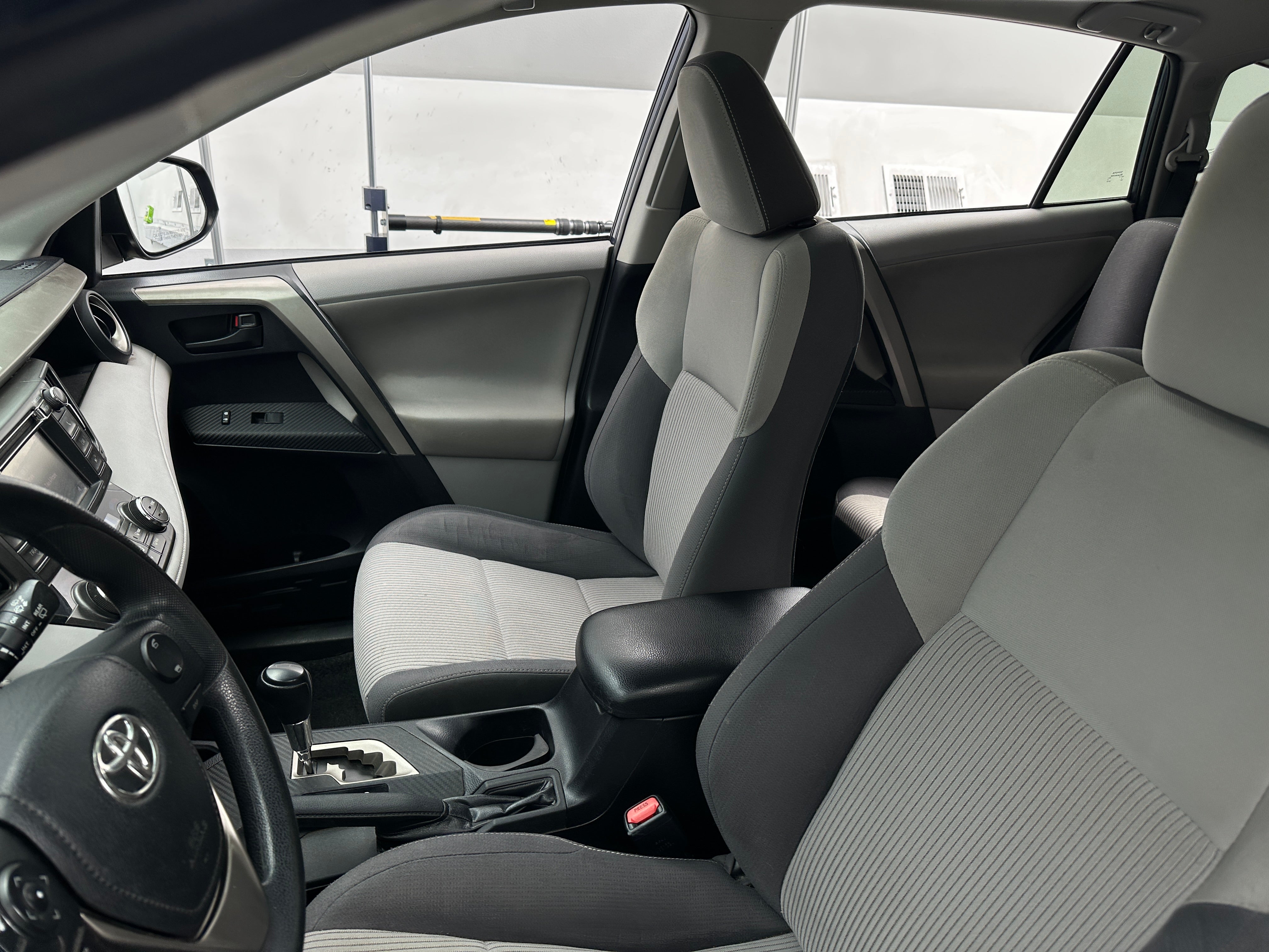 2013 Toyota RAV4 XLE 2
