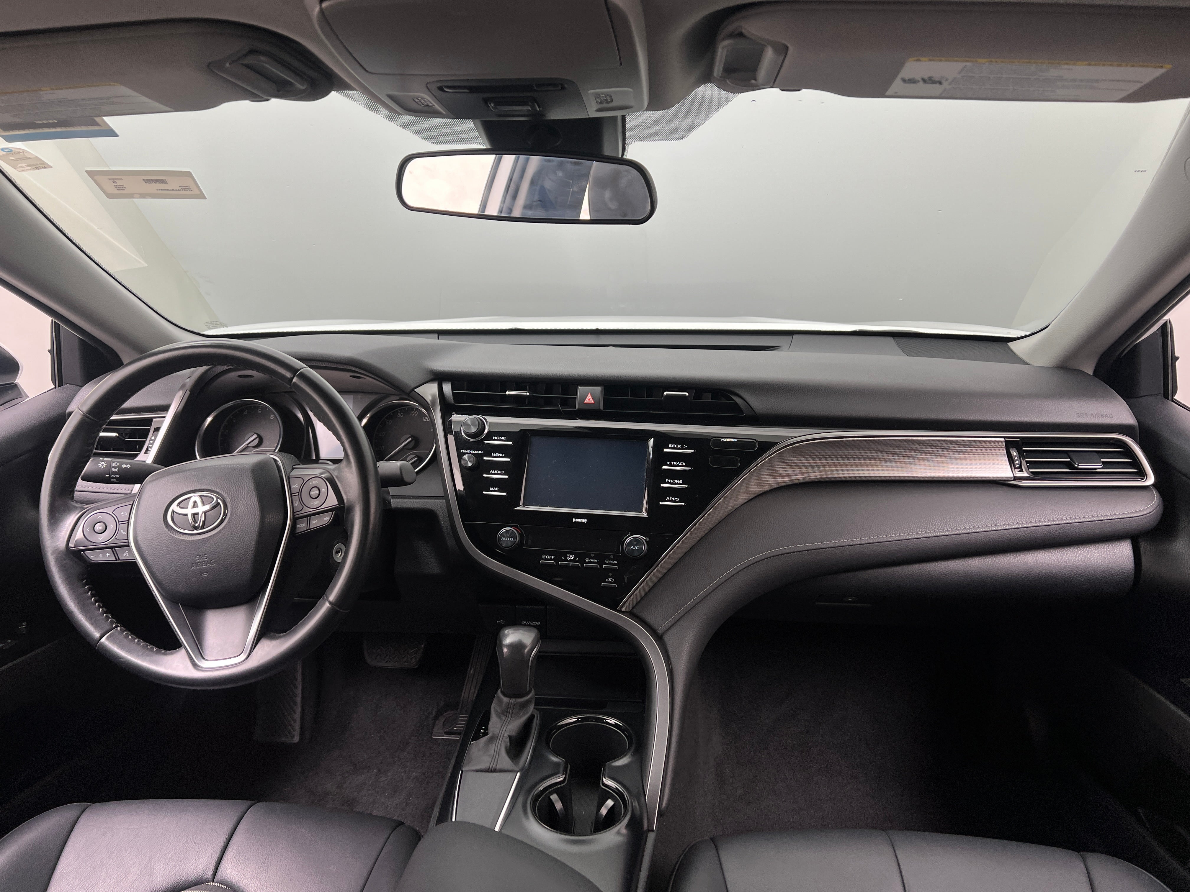 2020 Toyota Camry SE 2