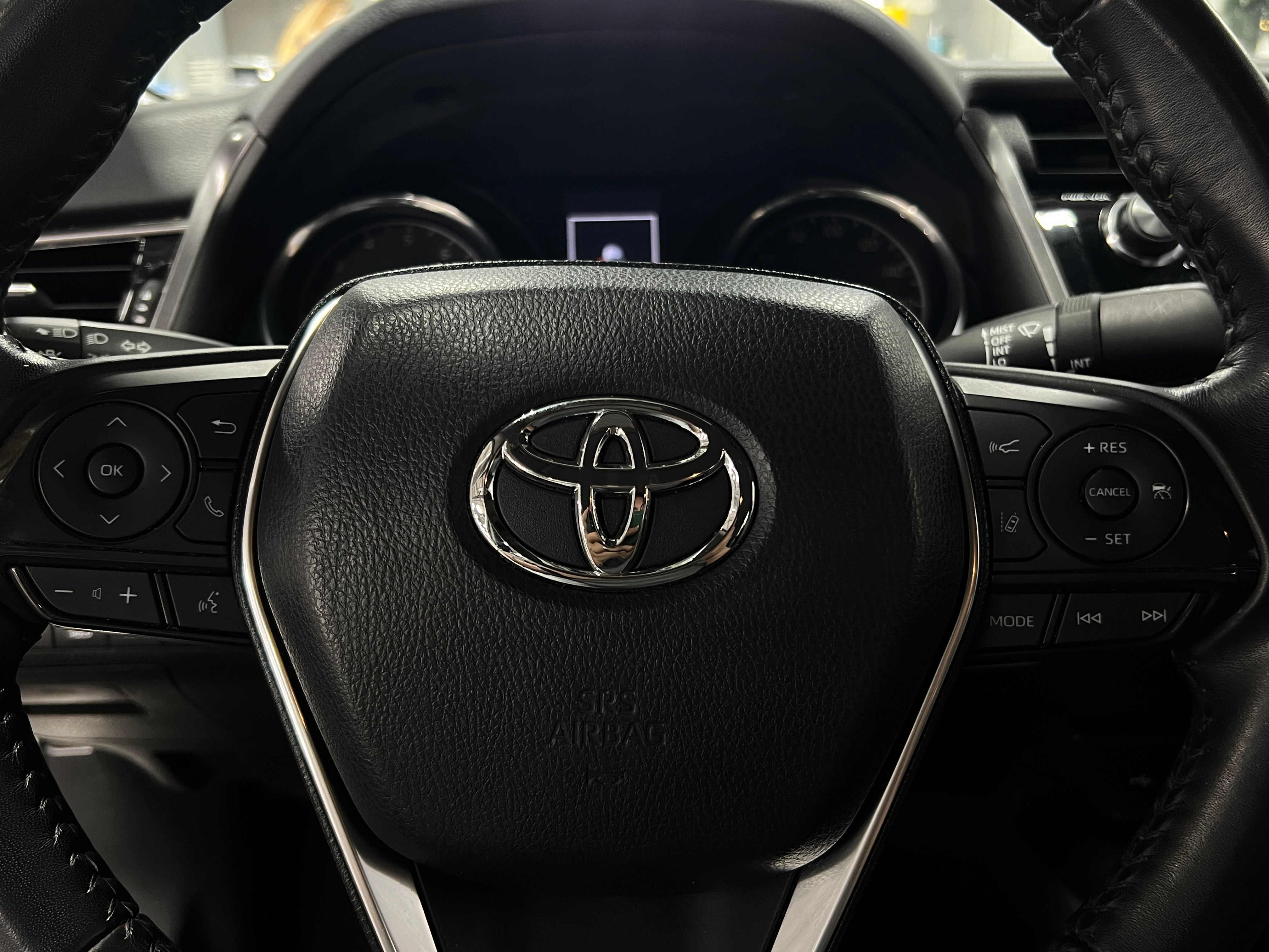 2020 Toyota Camry SE 4