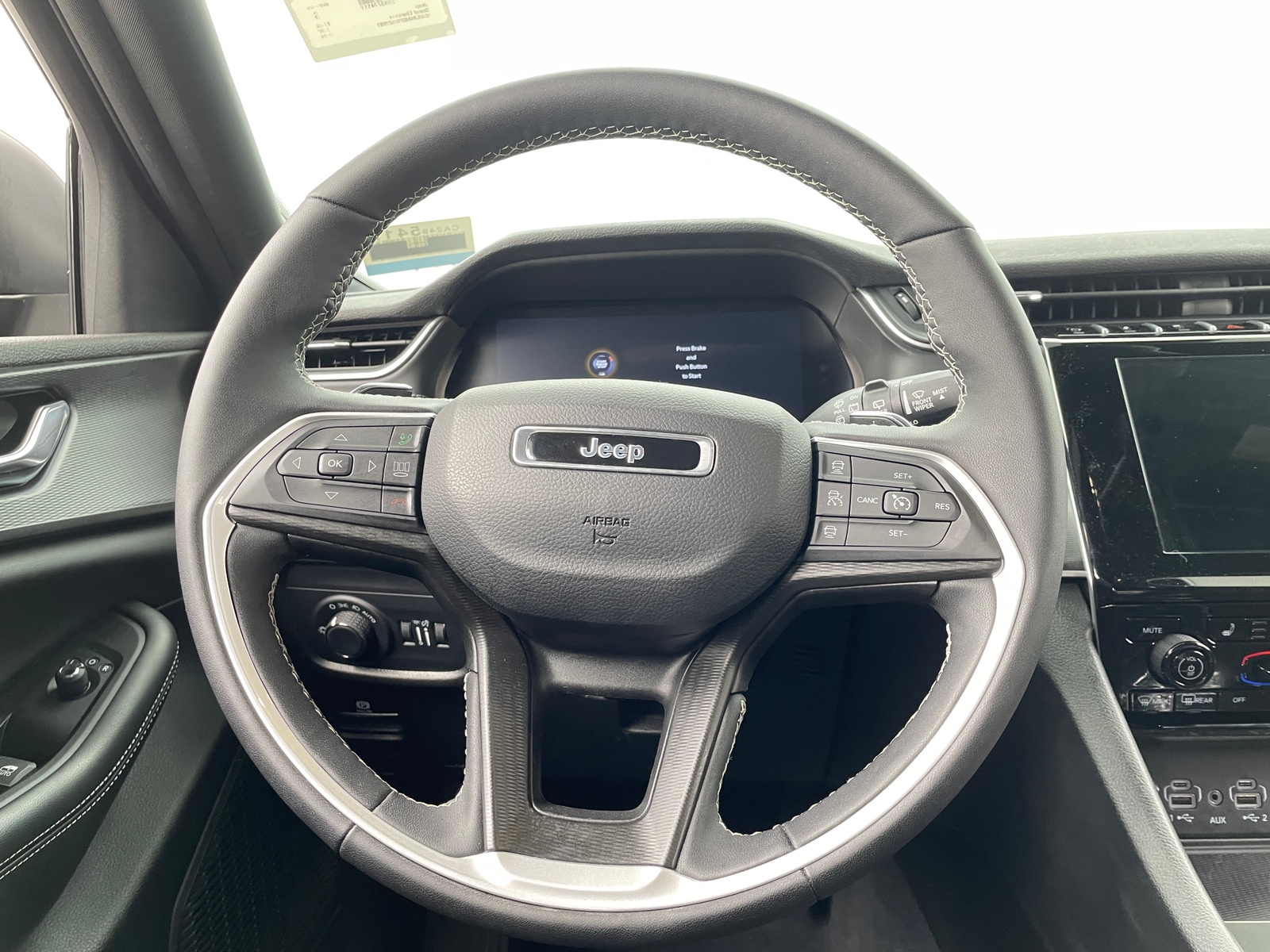 Thumbnail: 2024 Jeep Grand Cherokee - 5
