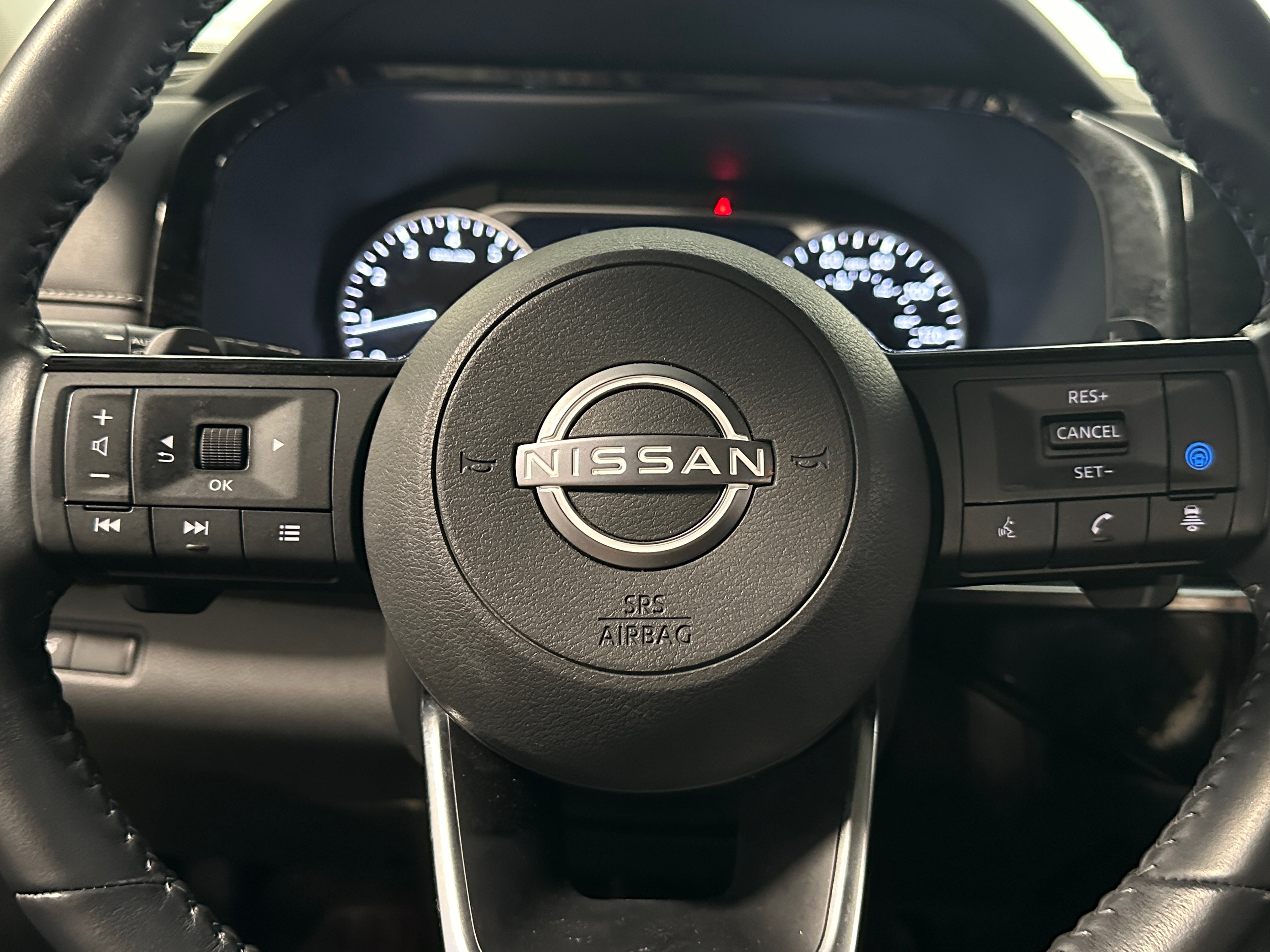 2023 Nissan Pathfinder SV 5