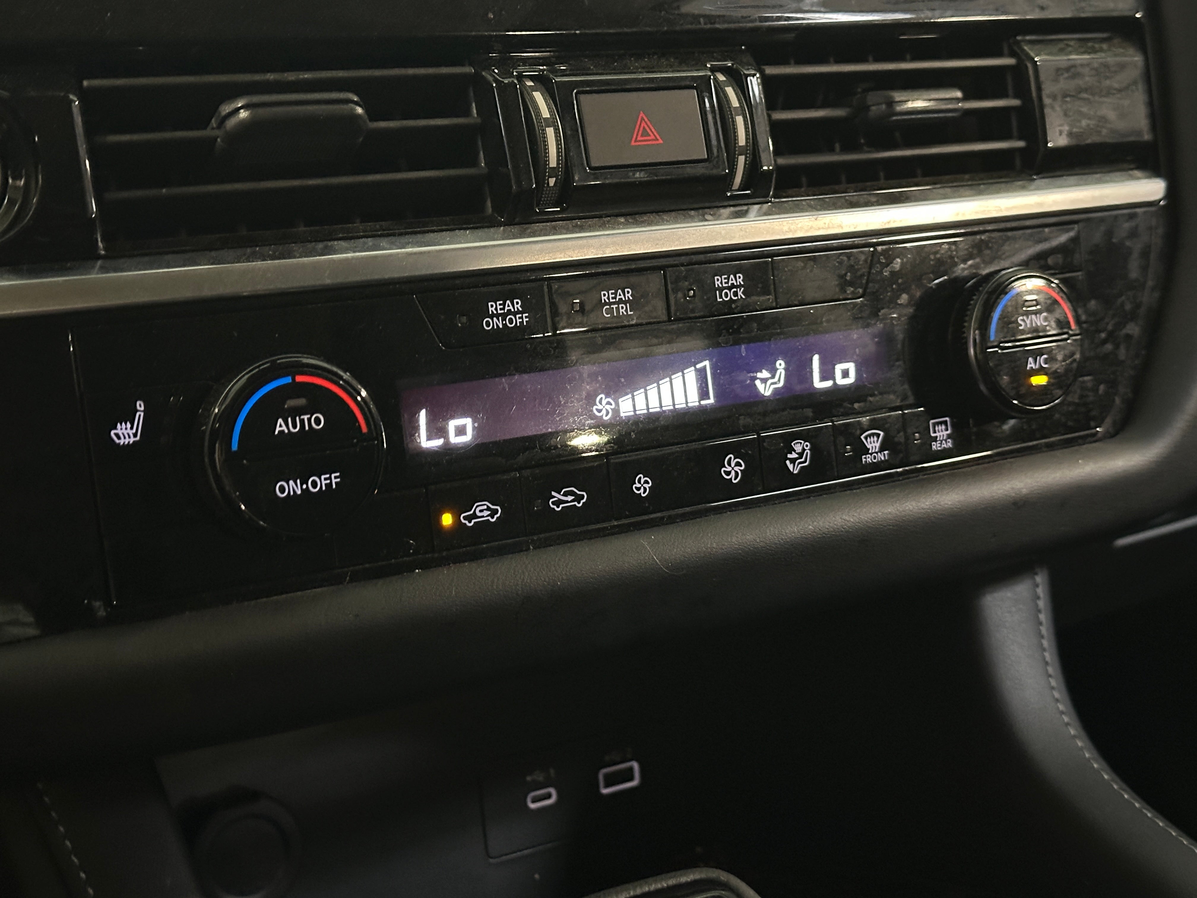 2023 Nissan Pathfinder SV 4