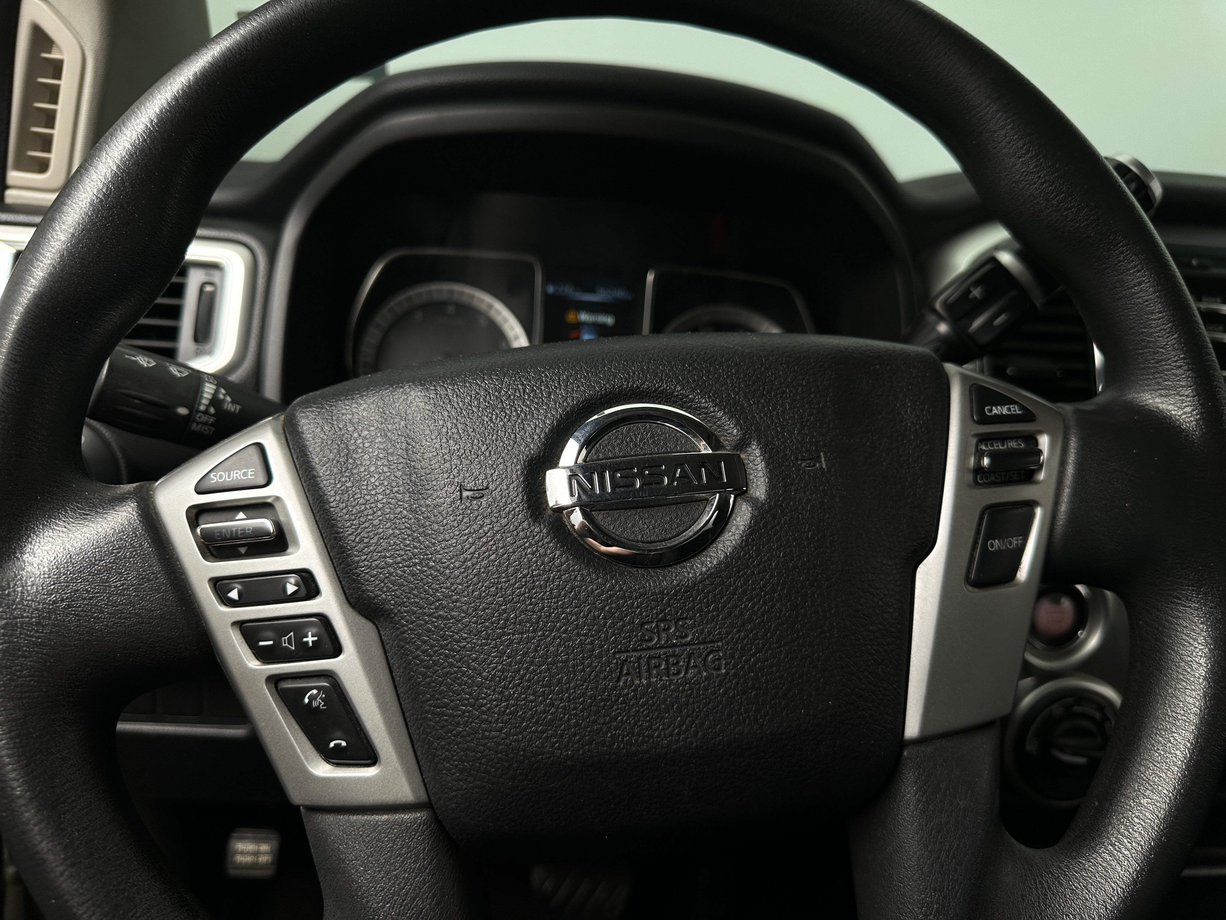 2017 Nissan Titan SV 5