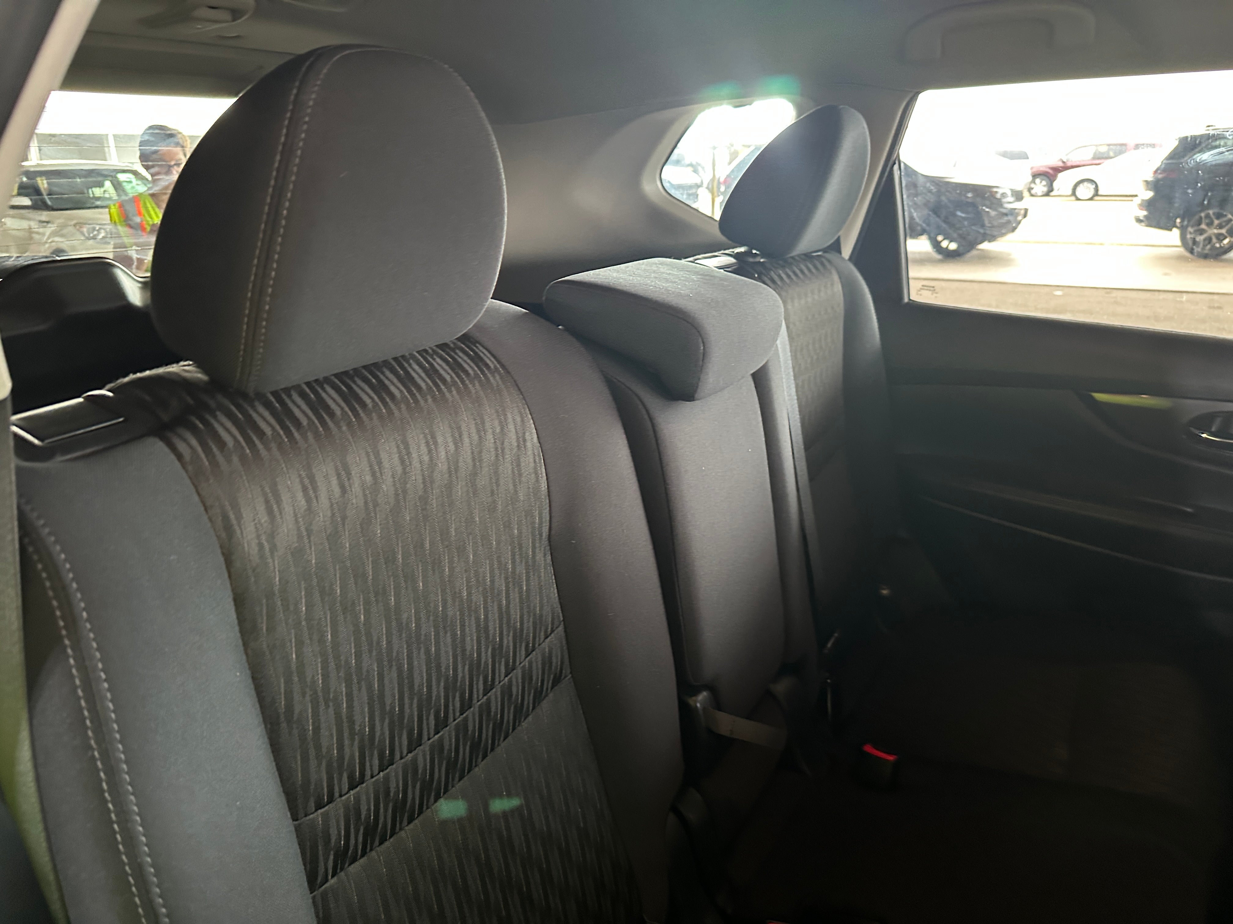 2019 Nissan Rogue SV 6