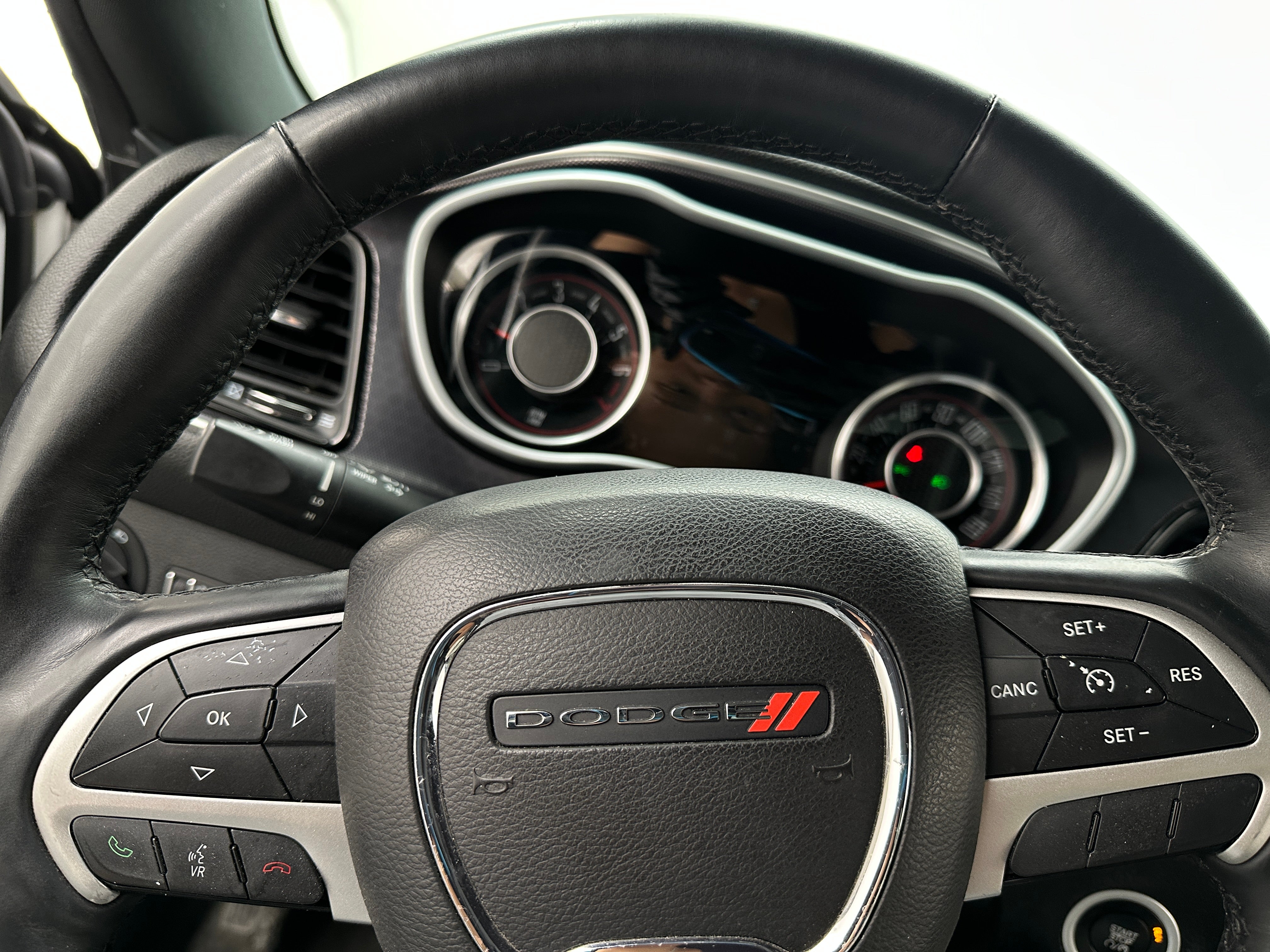 2015 Dodge Challenger SXT 4