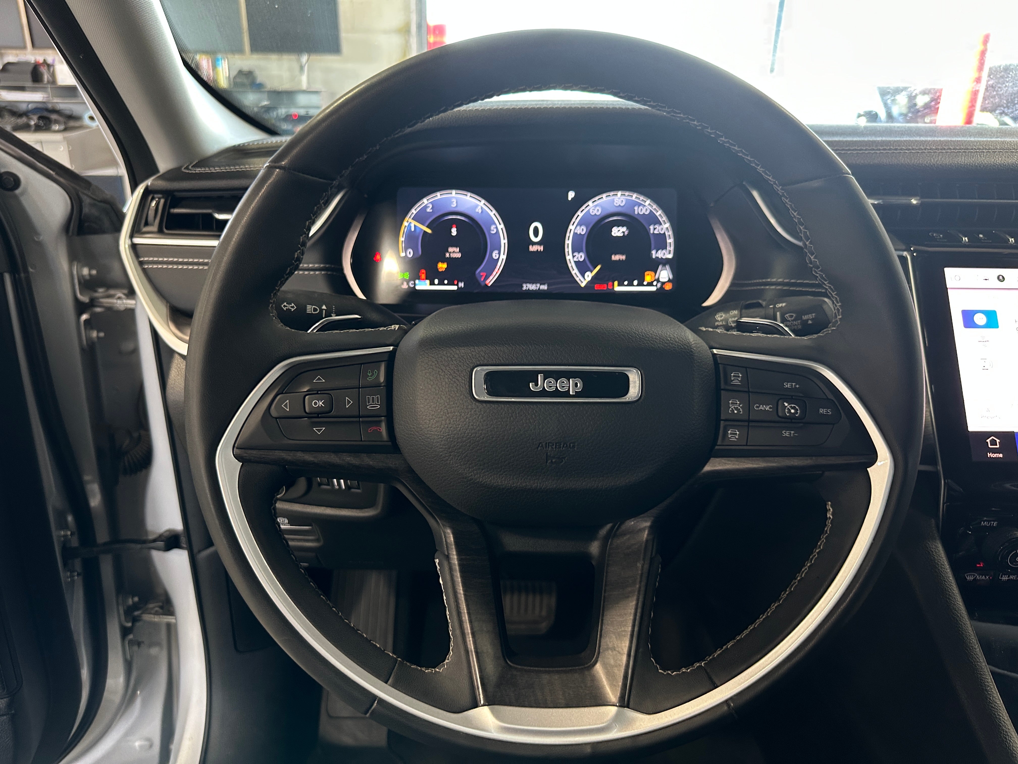 2023 Jeep Grand Cherokee Limited Edition 4